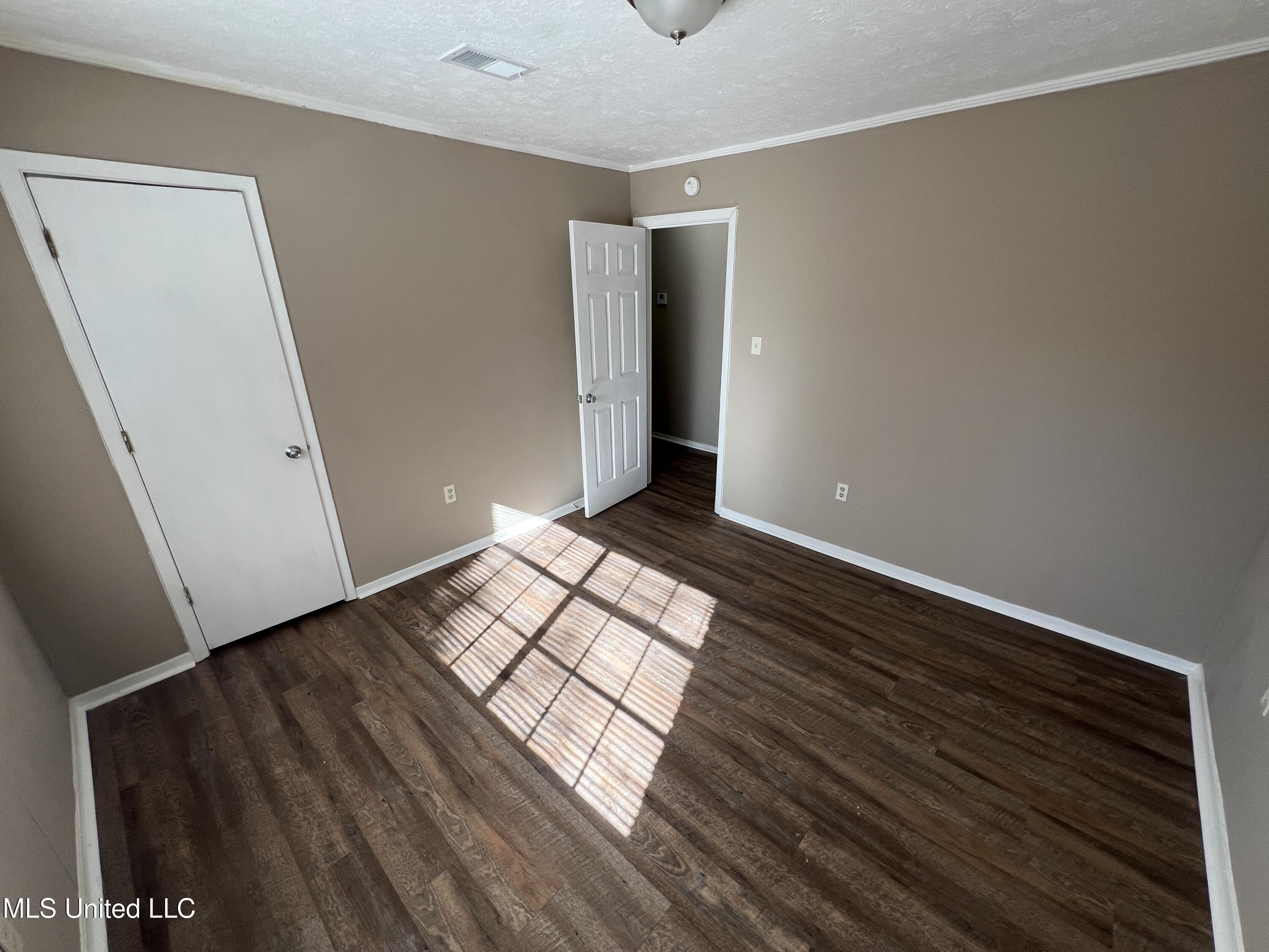 1504 Hawthorne Place Property Photo 17