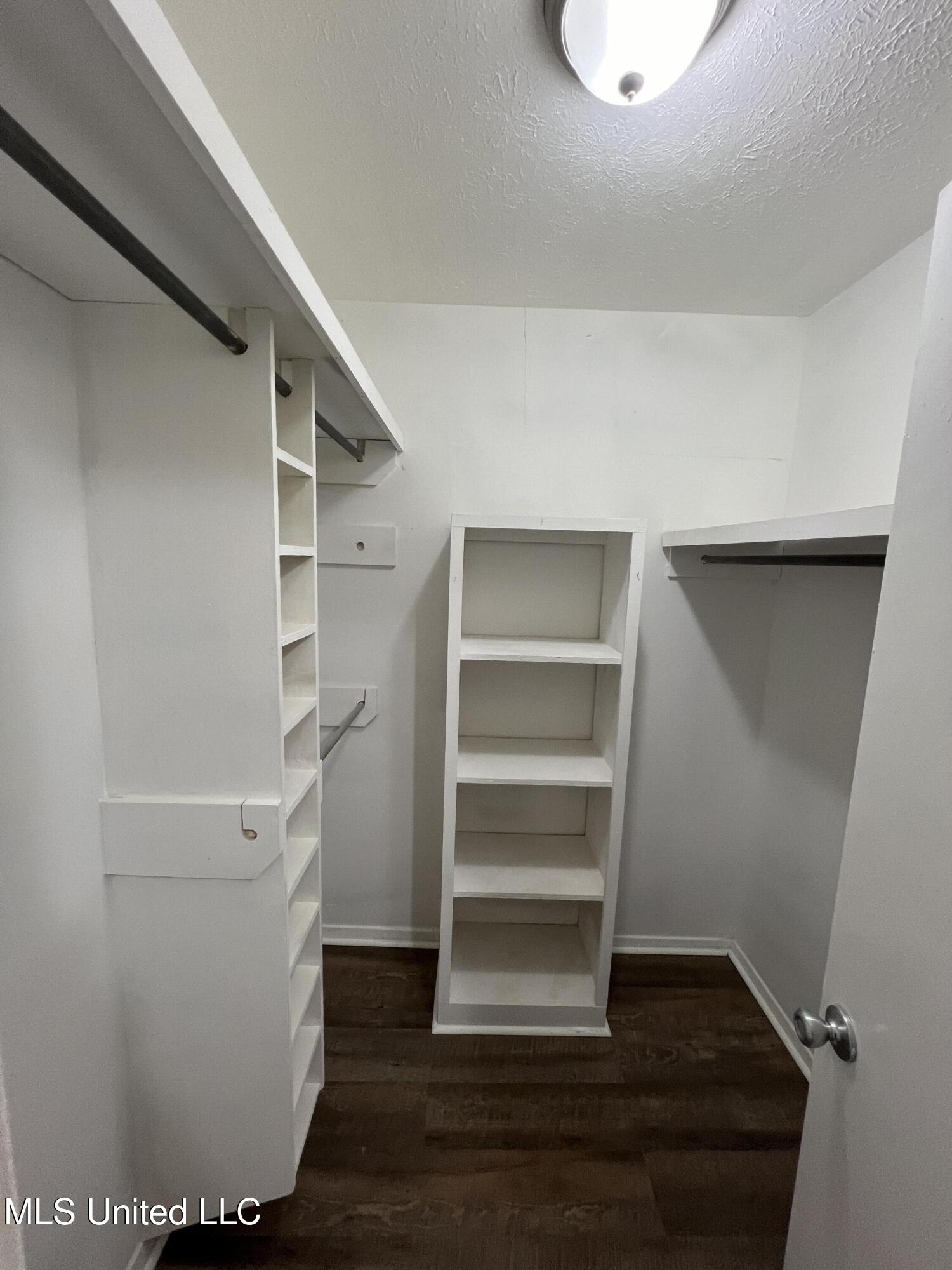 1504 Hawthorne Place Property Photo 18