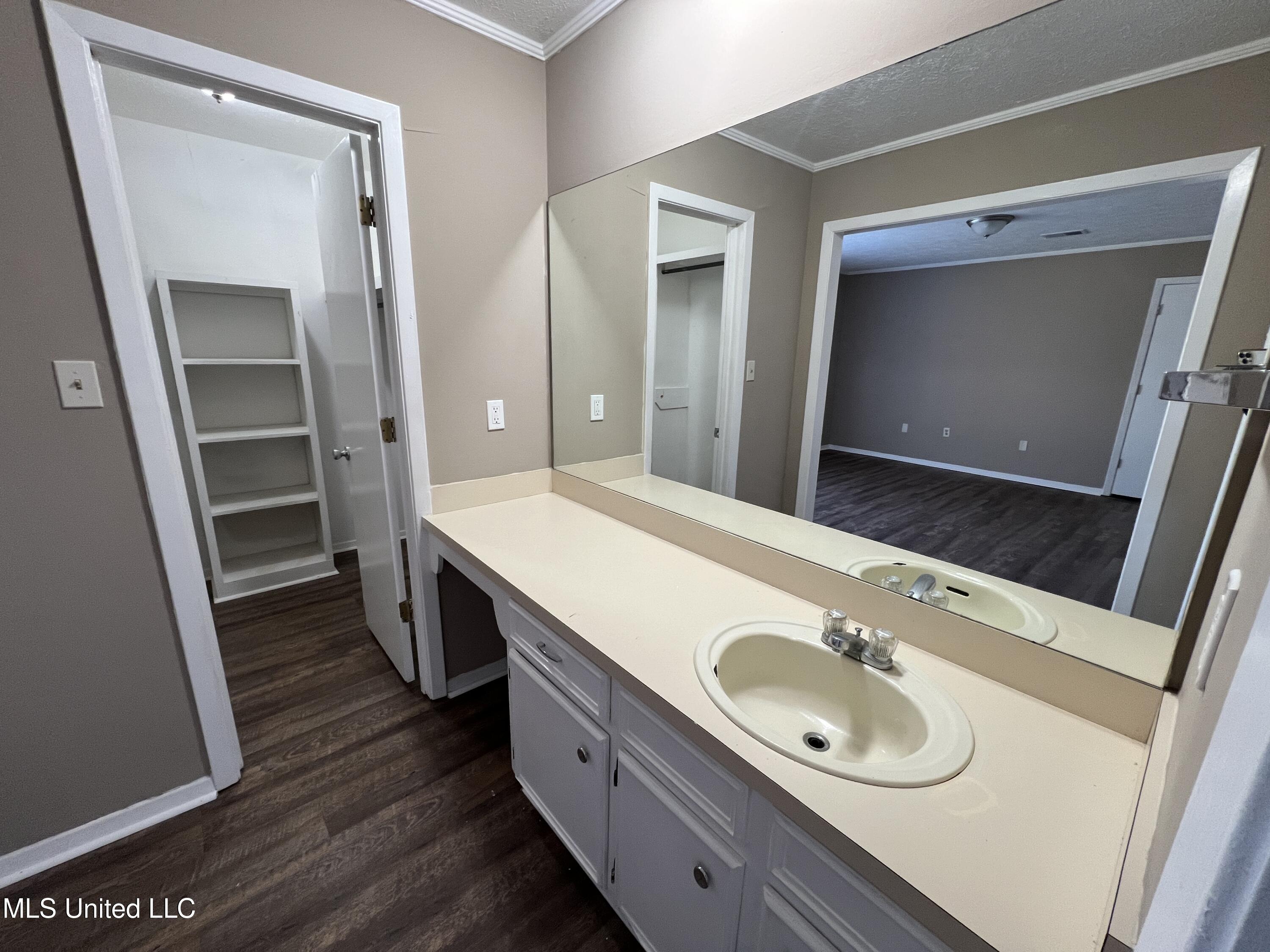 1504 Hawthorne Place Property Photo 19