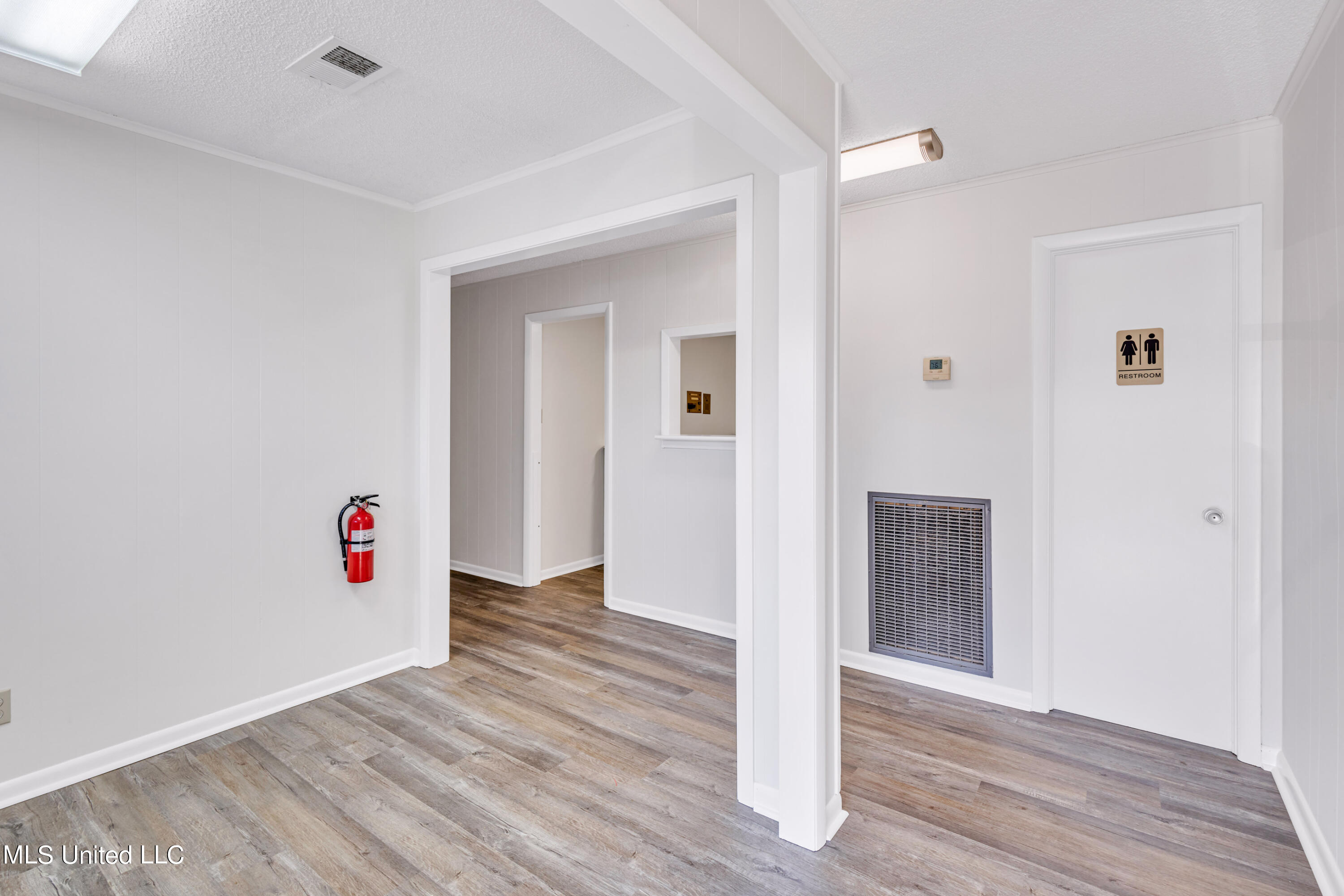 450 E Pass Road Property Photo 3