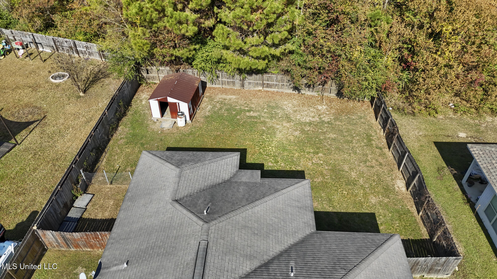 5530 Landing Ct Property Photo 5