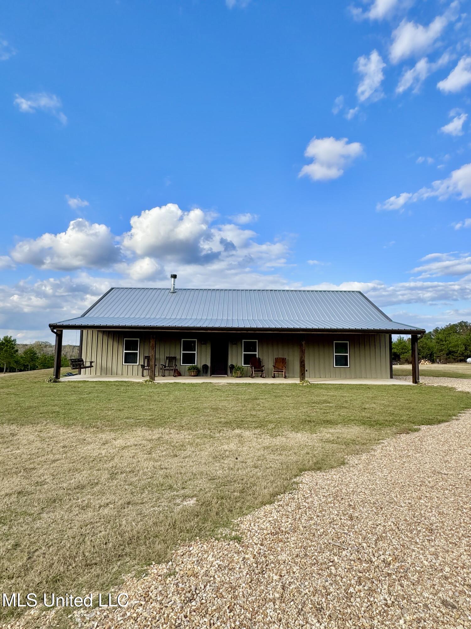 2285 P P Wilson Road Property Photo 1