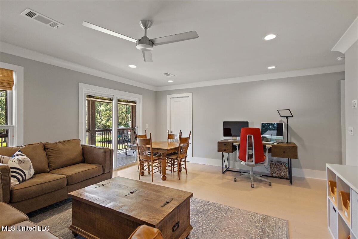 729 Twelve Oaks Property Photo 27