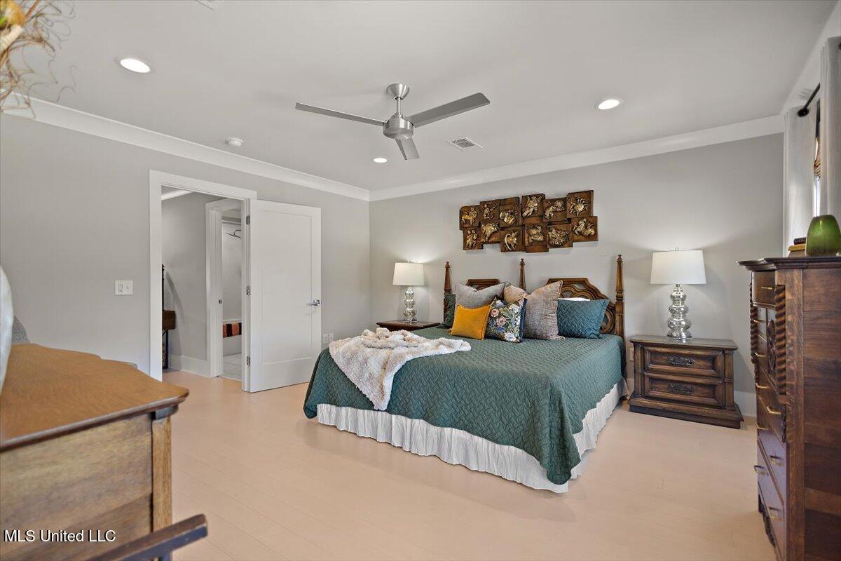 729 Twelve Oaks Property Photo 33