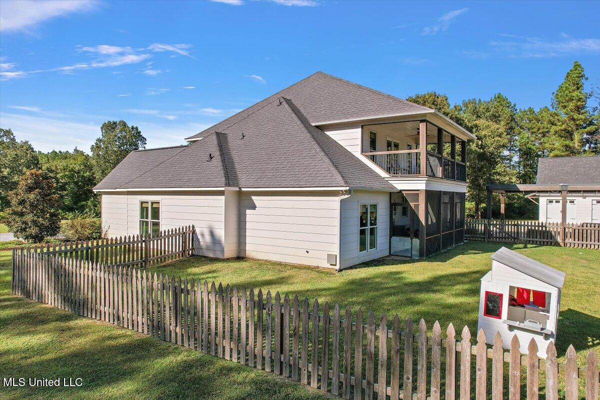 729 Twelve Oaks Property Photo 45