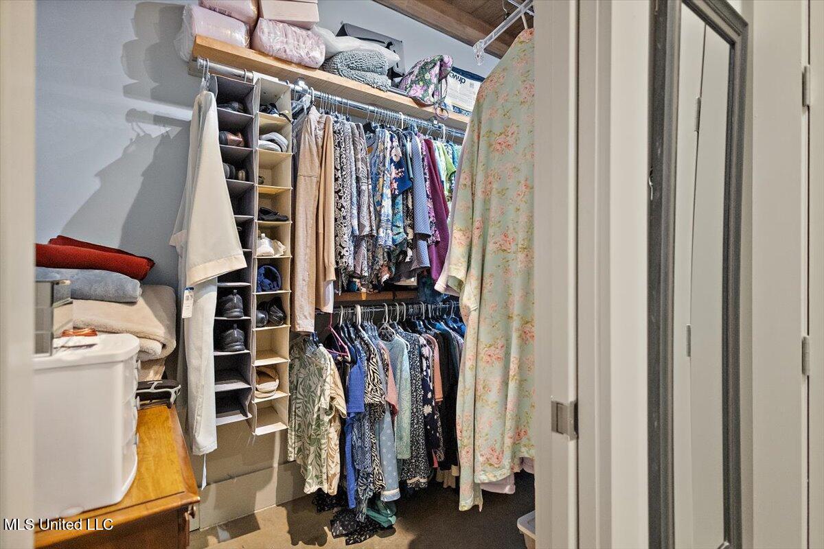 729 Twelve Oaks Property Photo 65