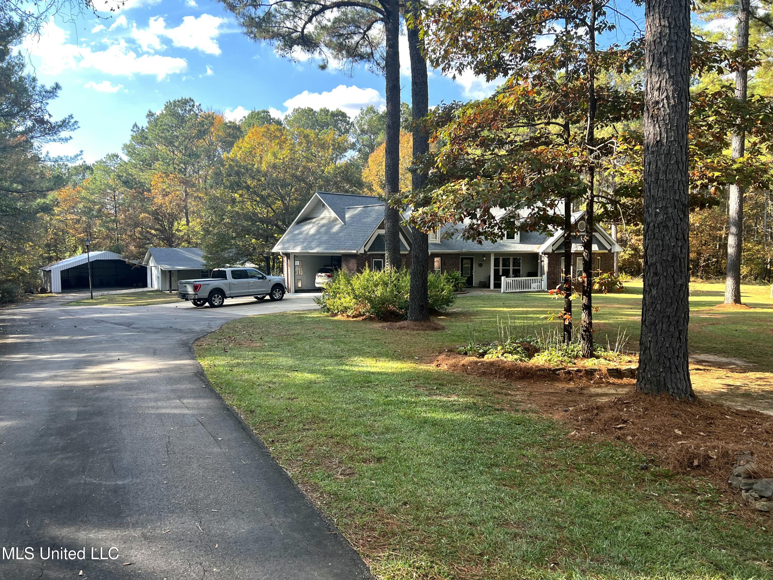 140 Turkey Hollow Property Photo 1