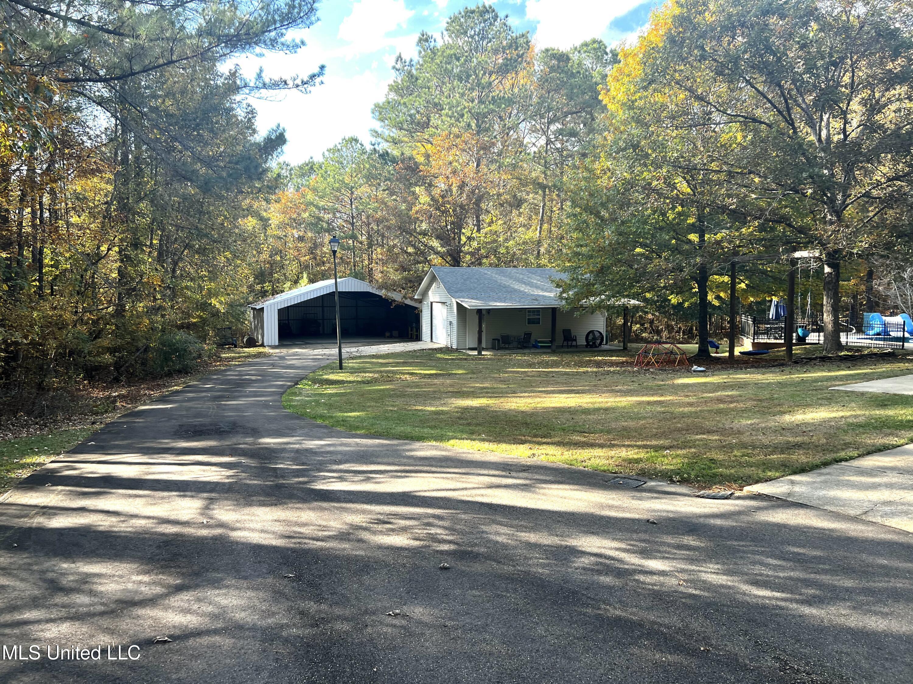 140 Turkey Hollow Property Photo 4