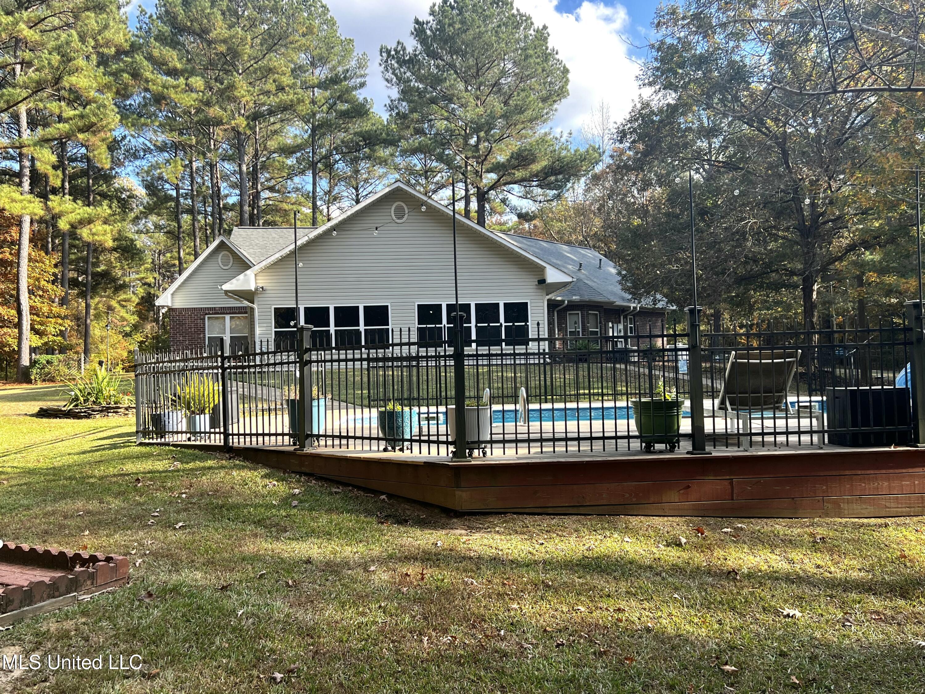 140 Turkey Hollow Property Photo 6