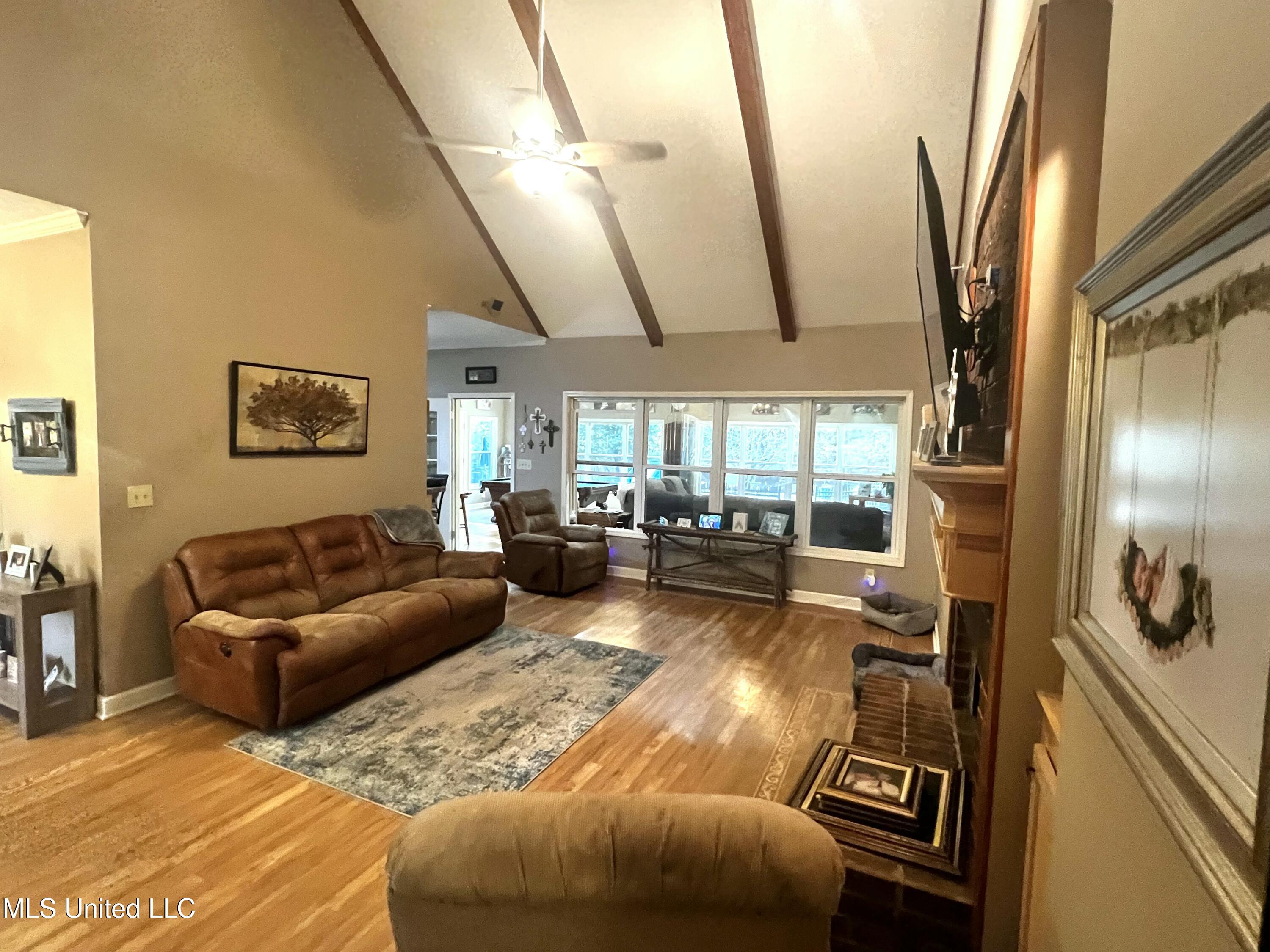 140 Turkey Hollow Property Photo 8
