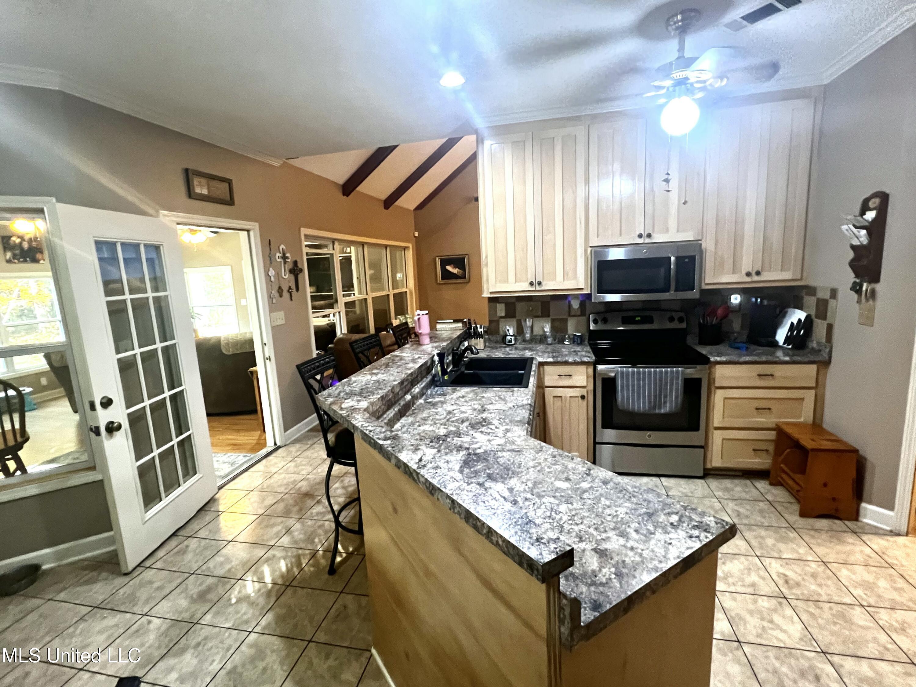 140 Turkey Hollow Property Photo 10