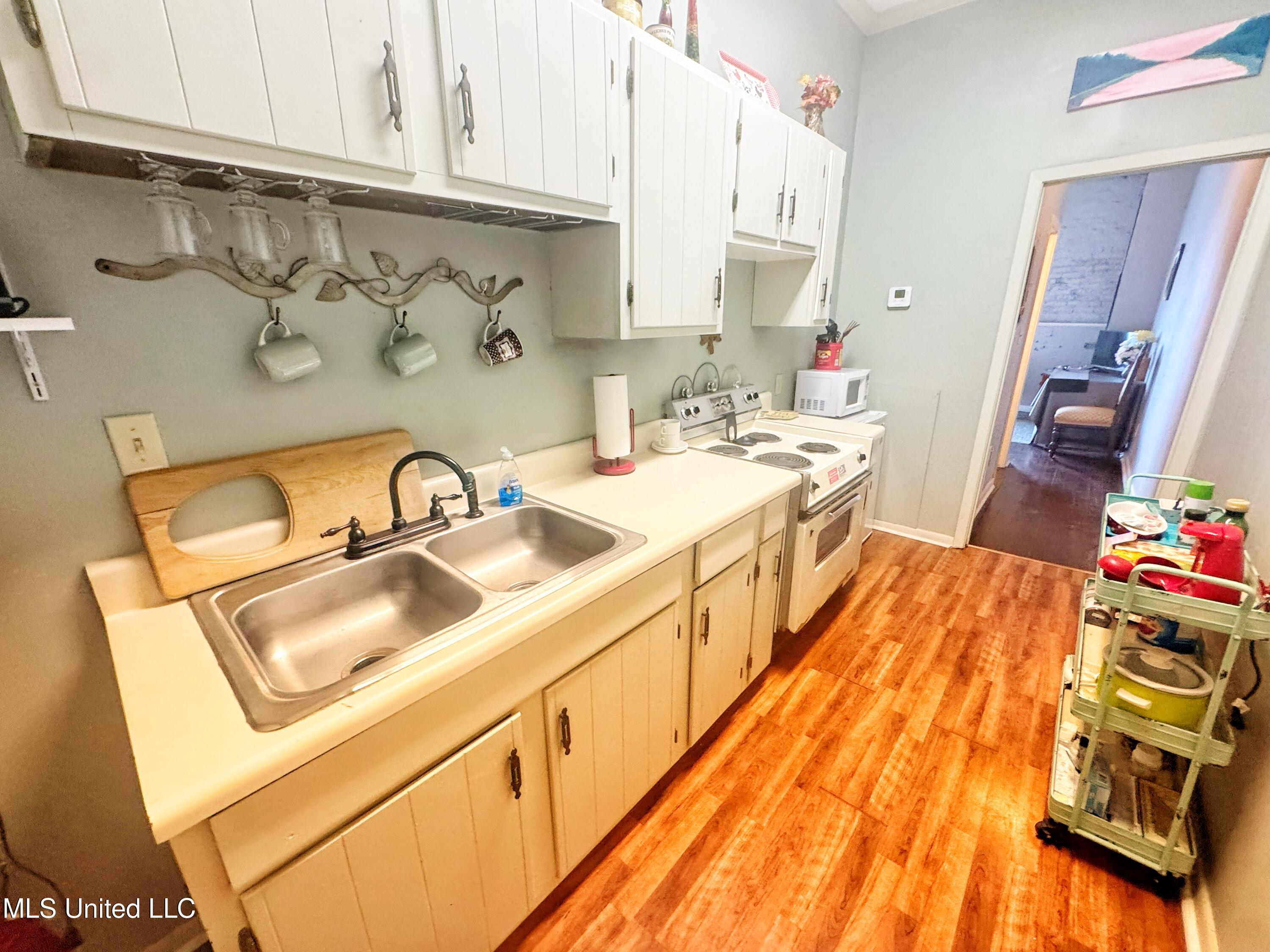 271 Delta Avenue Property Photo 17