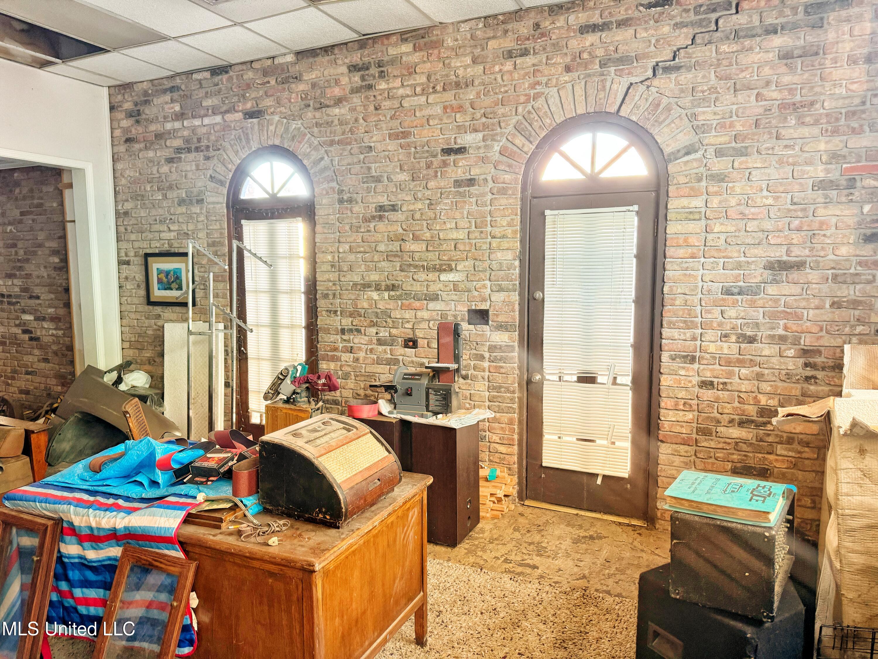 271 Delta Avenue Property Photo 31