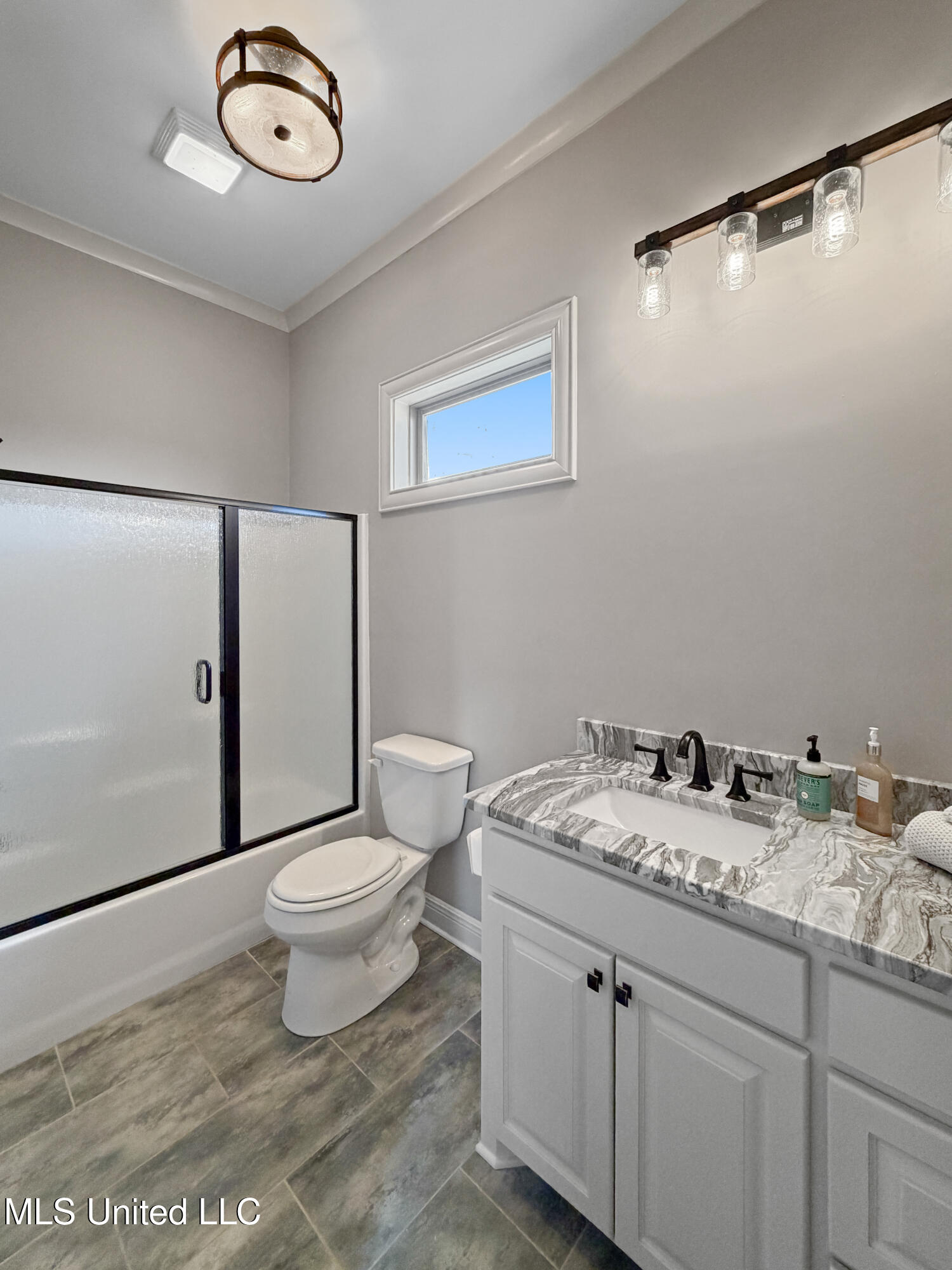 1030 Greenbrier Lane Property Photo 23