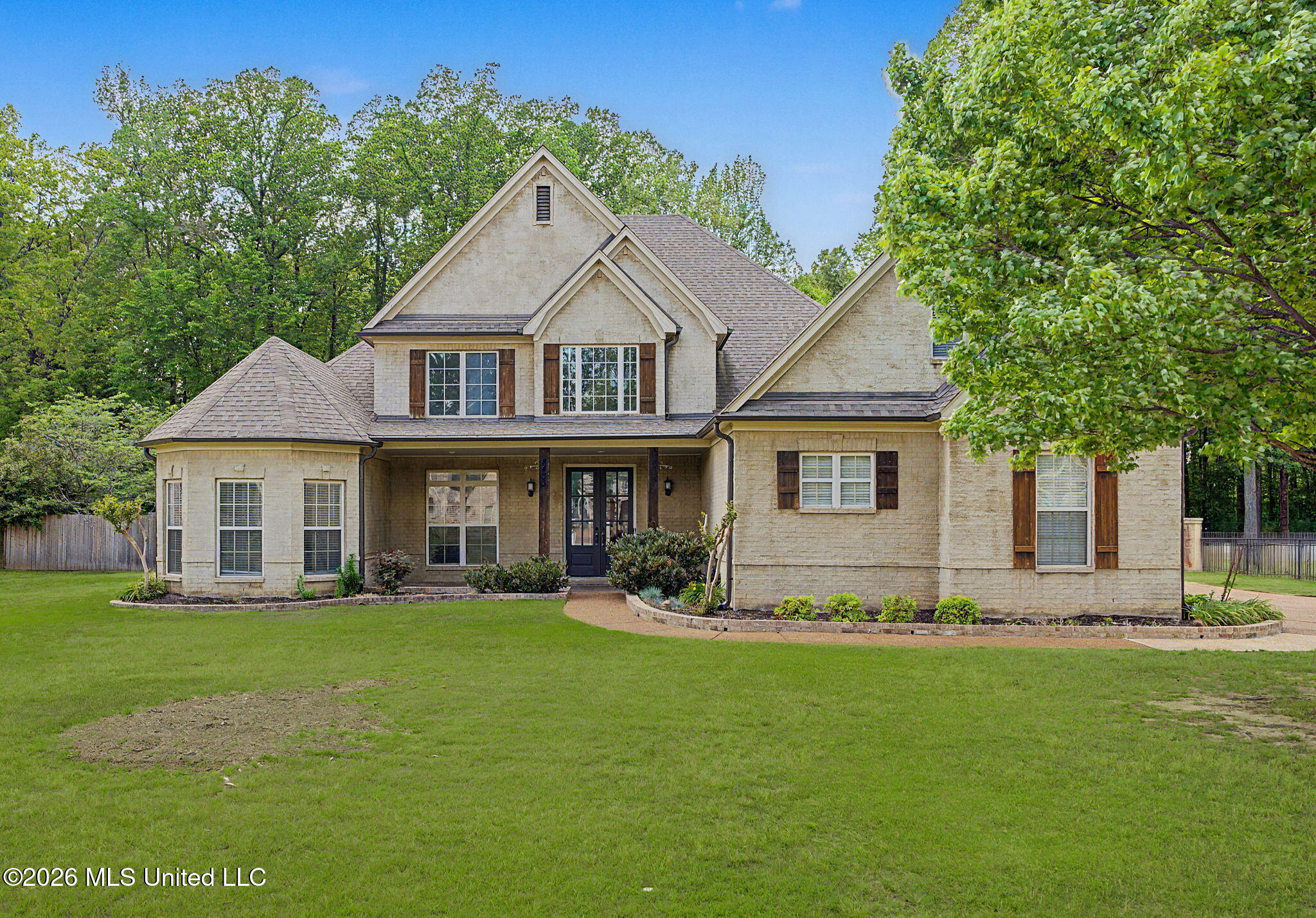 8433 Lakeview Drive Property Photo 1