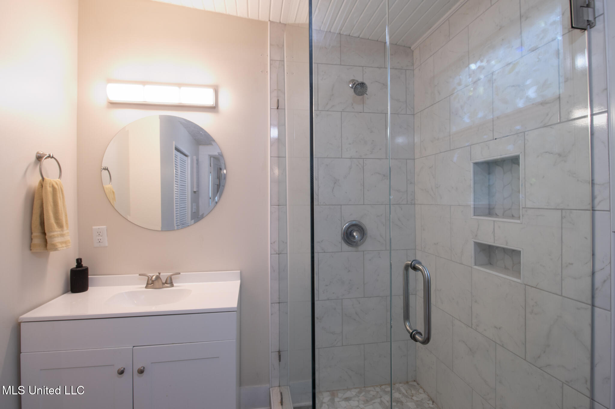 258 Querens Avenue Property Photo 14
