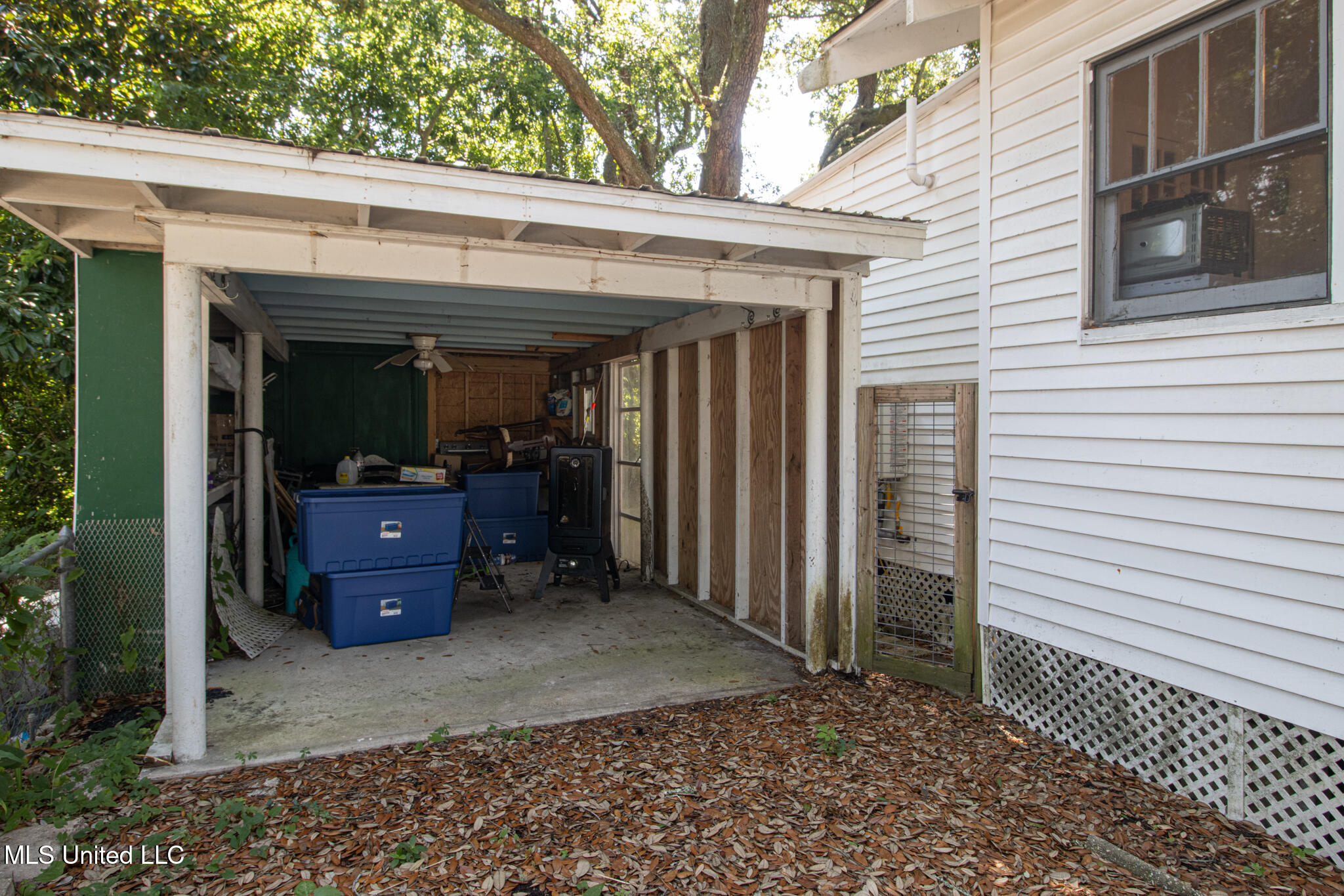 258 Querens Avenue Property Photo 18