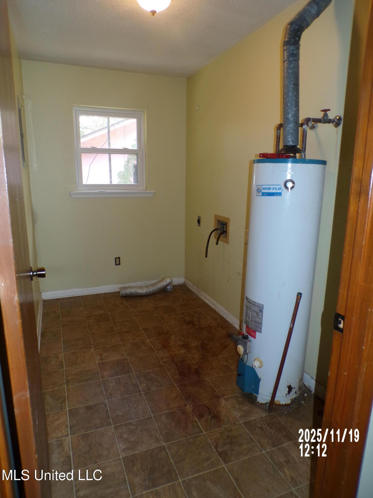 487 Silver Ridge Avenue Property Photo 15