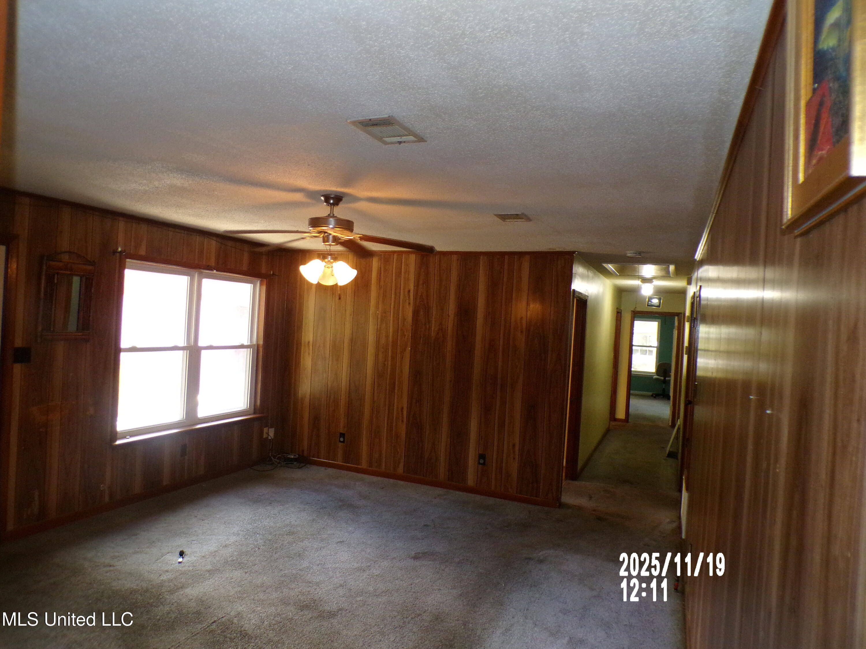 487 Silver Ridge Avenue Property Photo 19