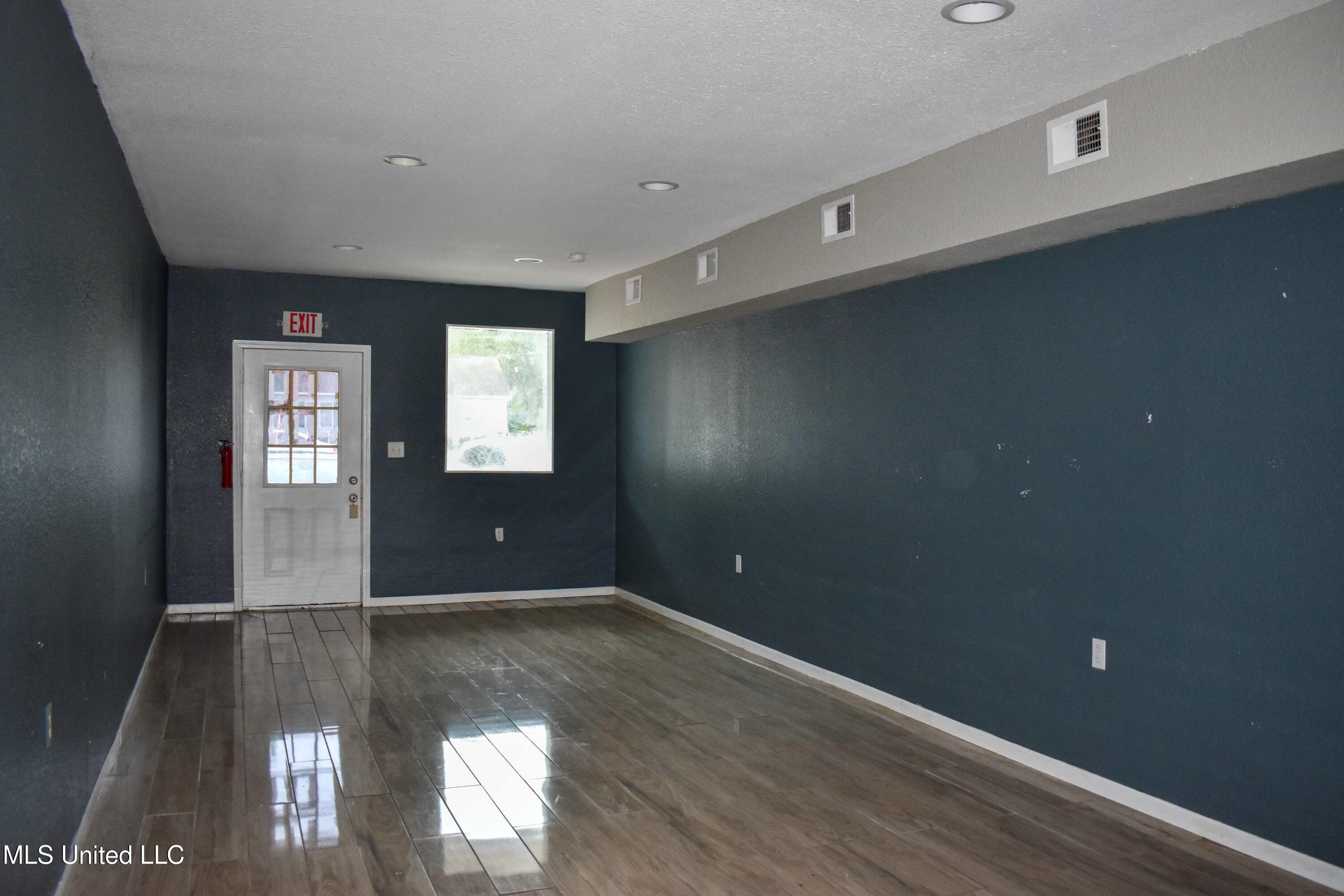 828 Pass Road Property Photo 7