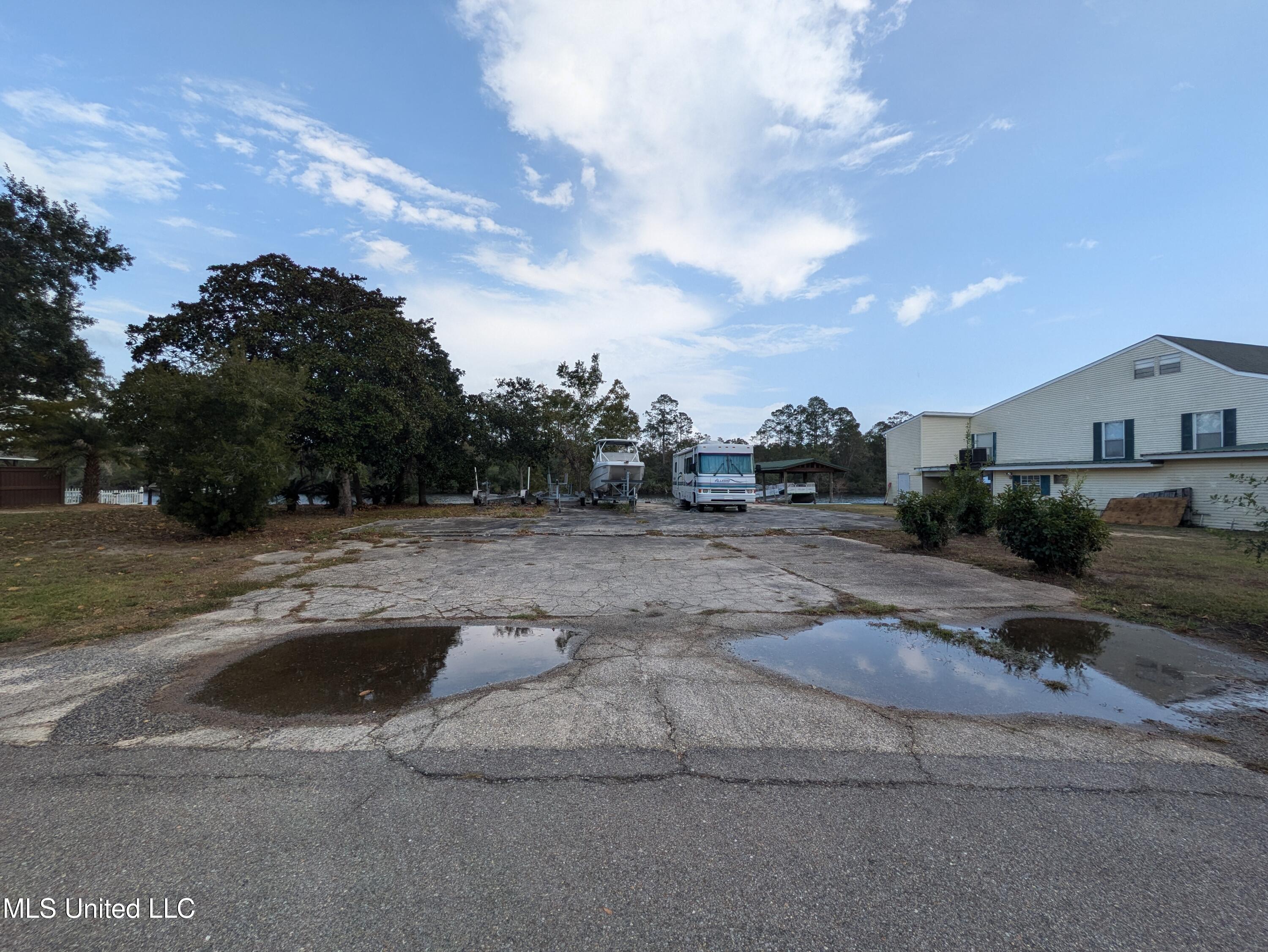 15110 Chickasaw Road Property Photo 2