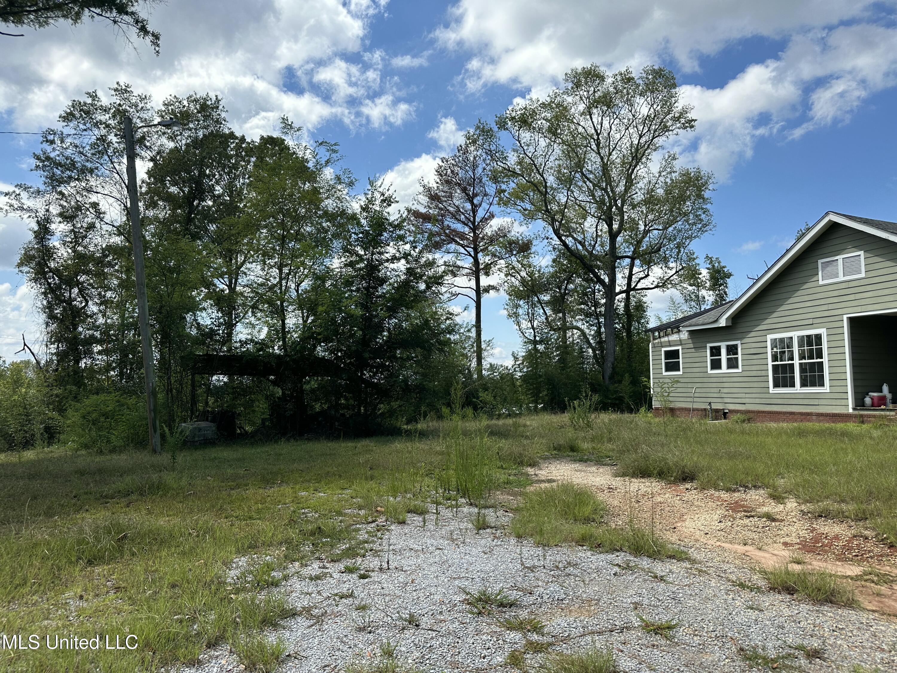 4393 County Road 470 Property Photo 5
