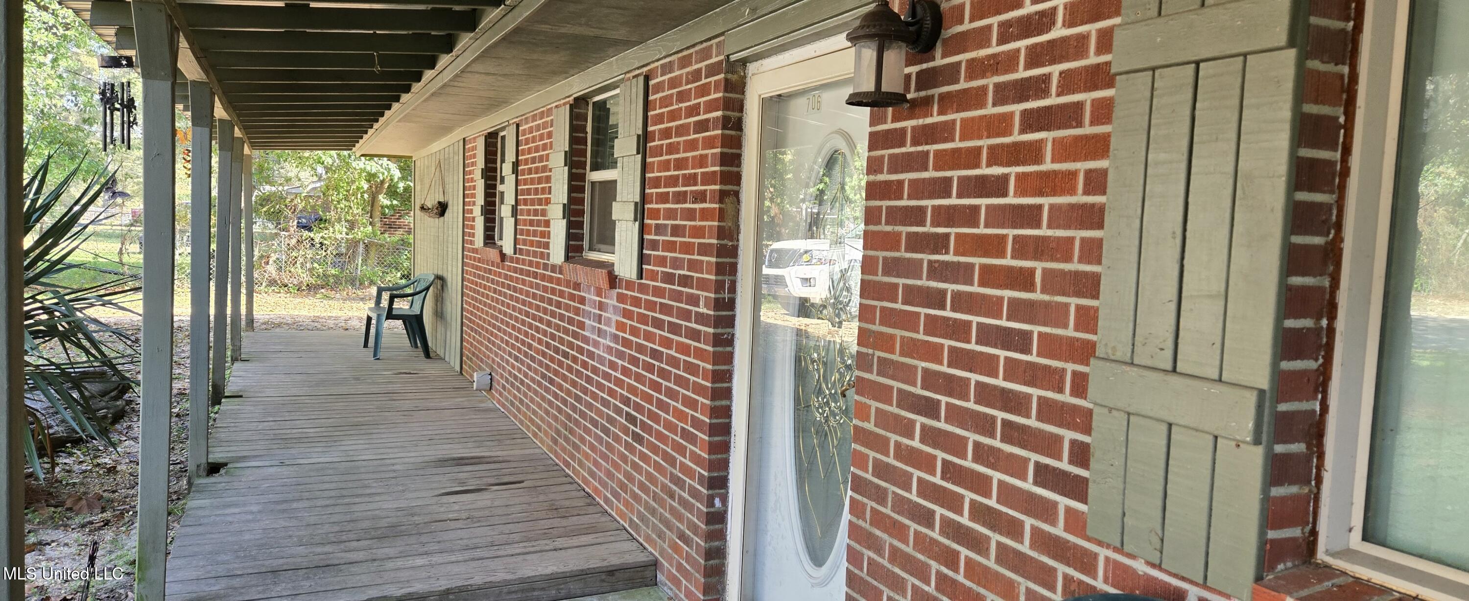 706 Anderson Avenue Property Photo 26