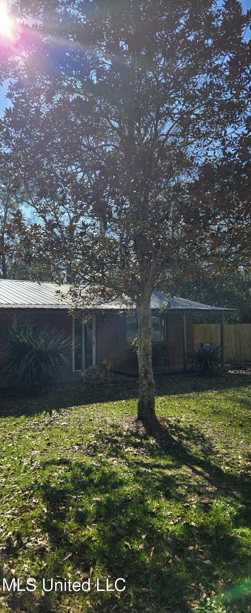 706 Anderson Avenue Property Photo 33