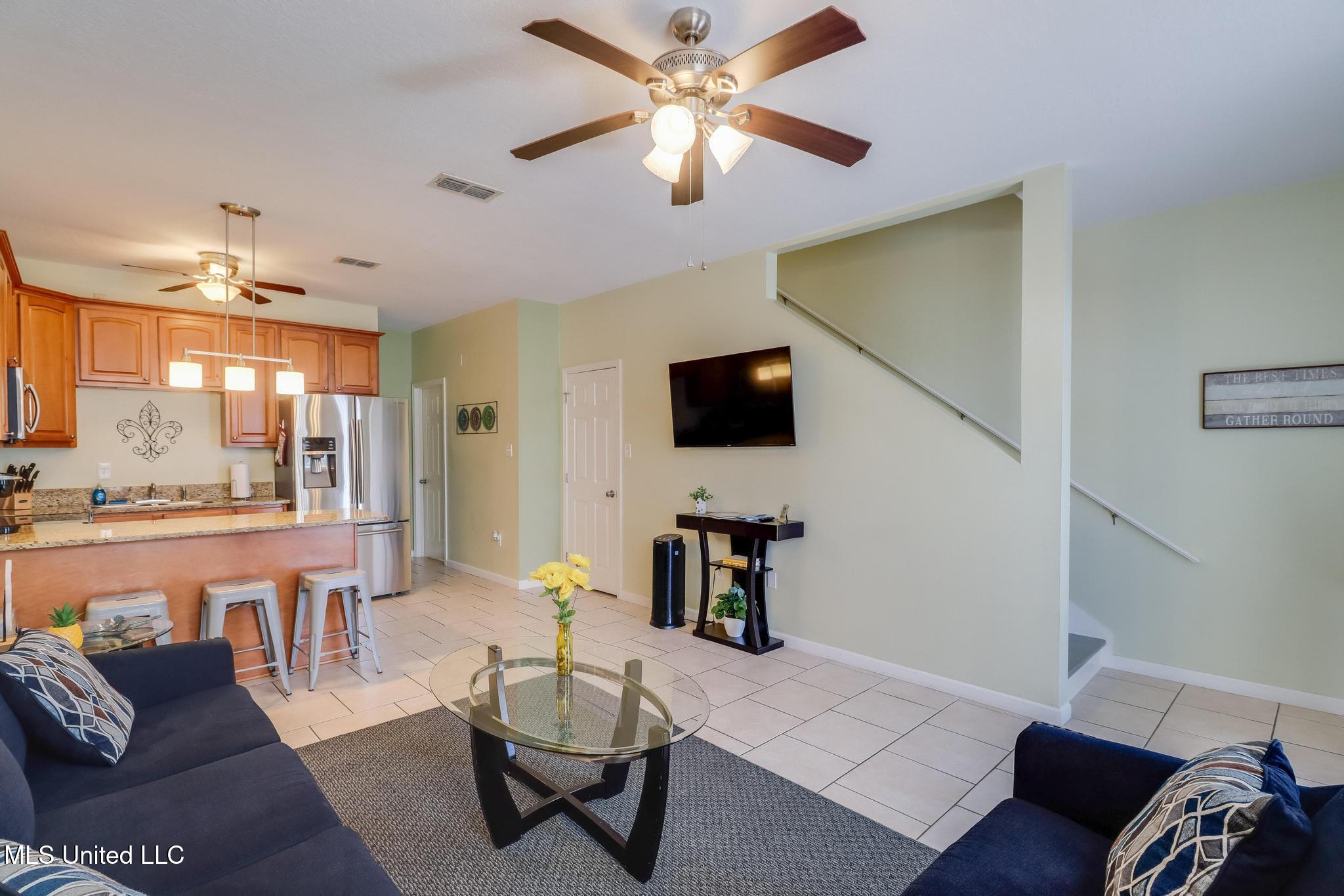 1229 Century Oaks Drive Property Photo 4