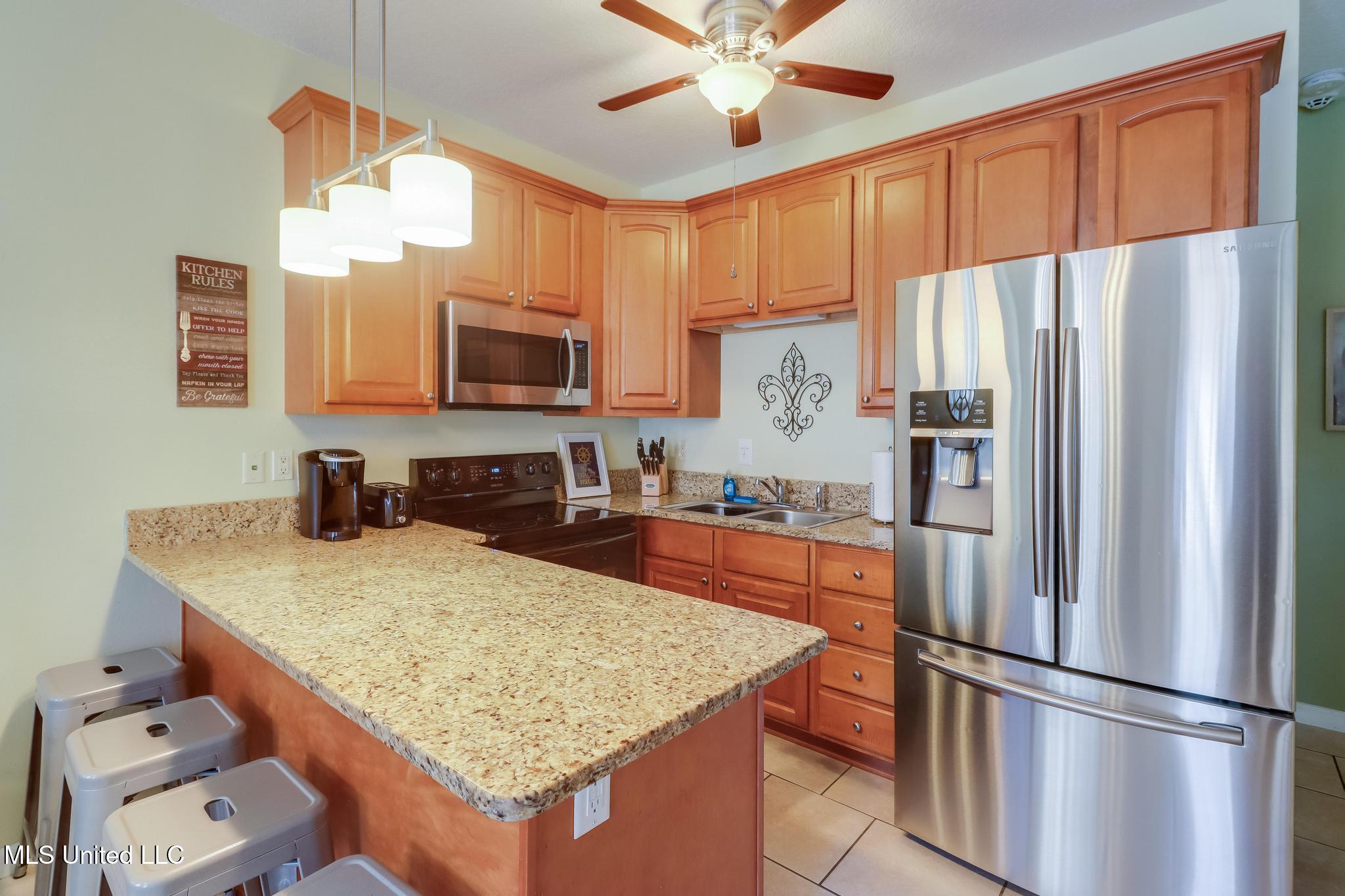 1229 Century Oaks Drive Property Photo 6