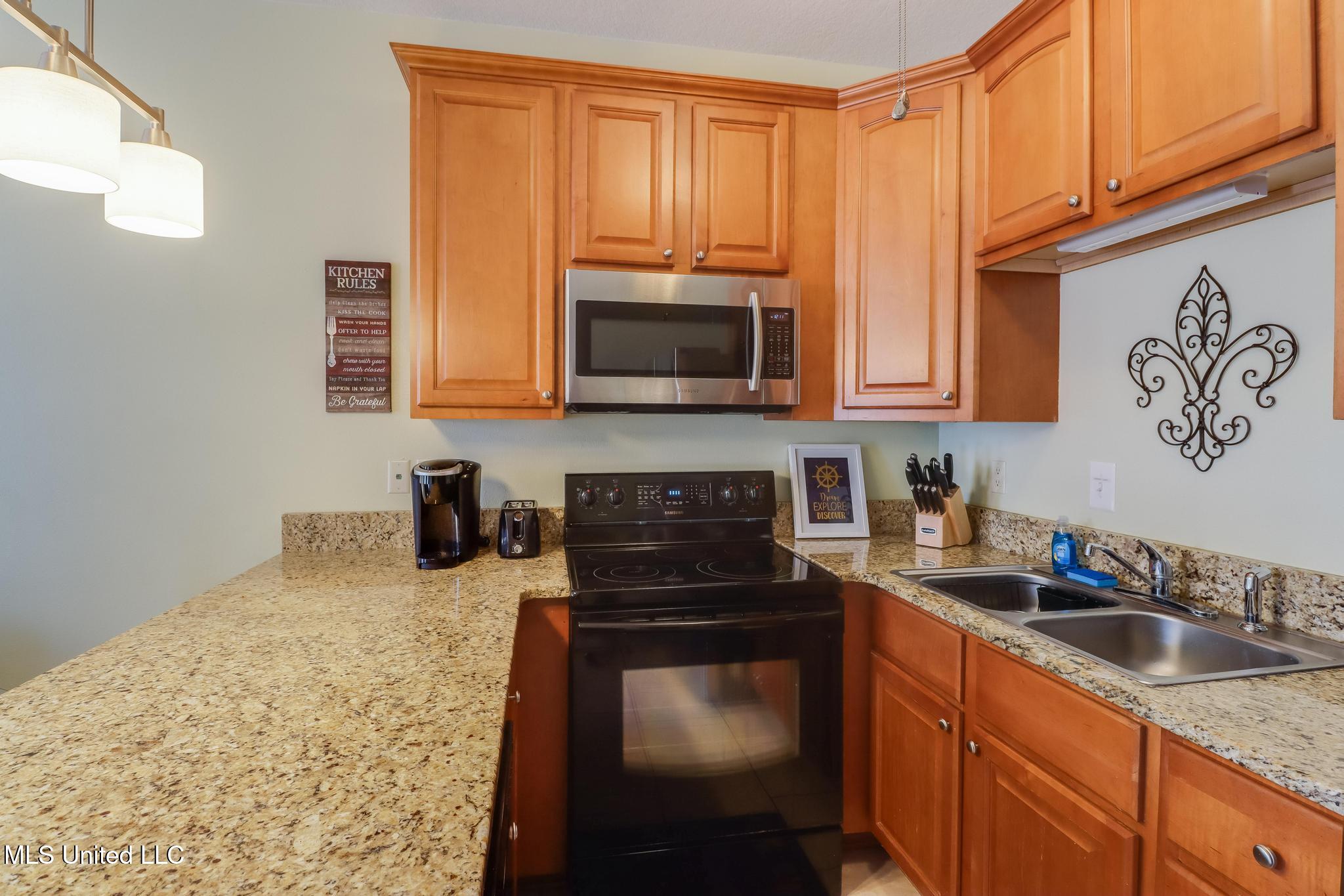 1229 Century Oaks Drive Property Photo 7