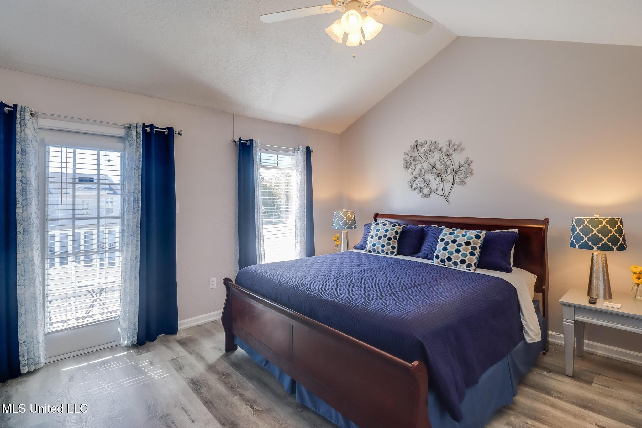 1229 Century Oaks Drive Property Photo 9