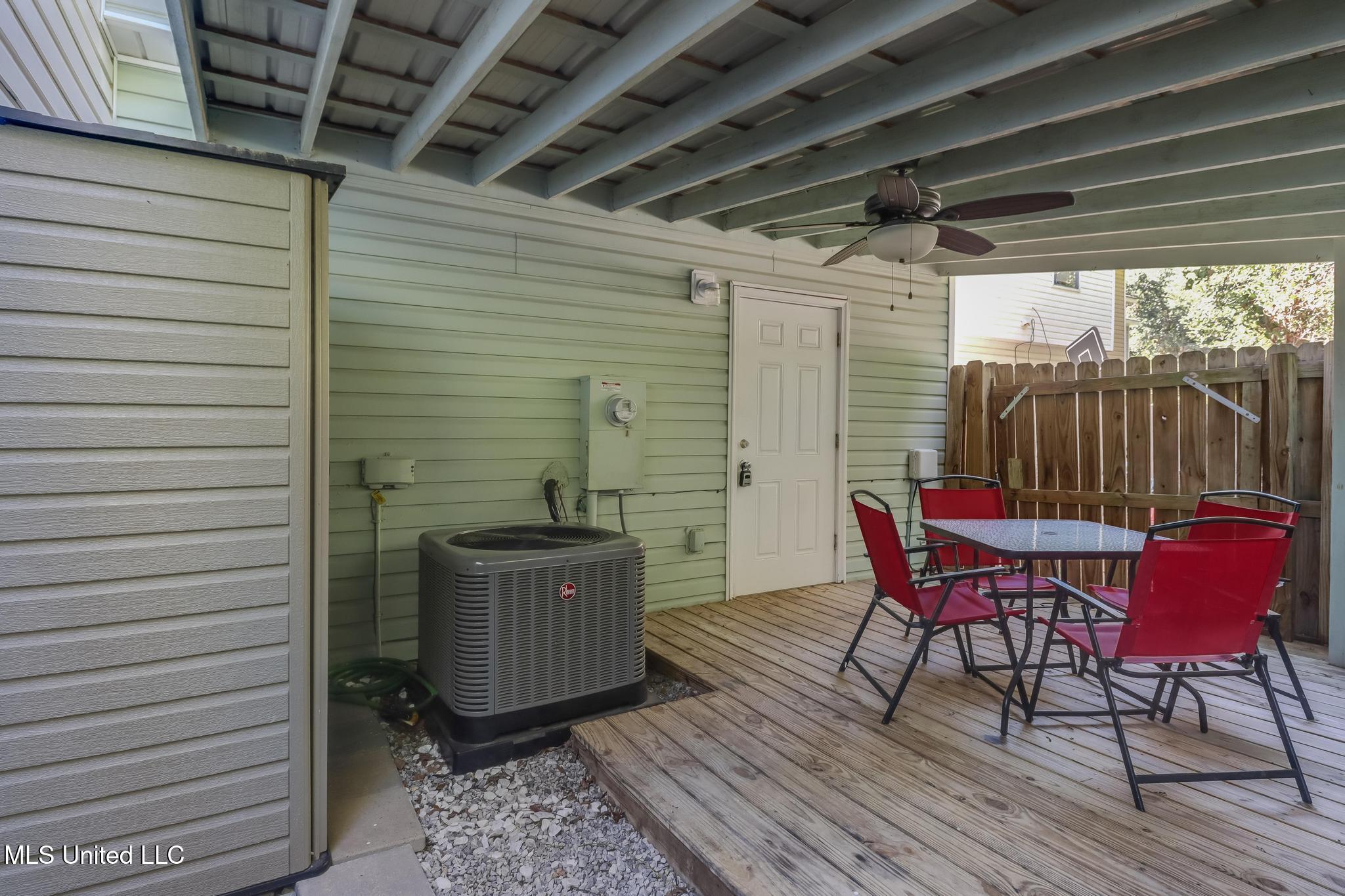1229 Century Oaks Drive Property Photo 18