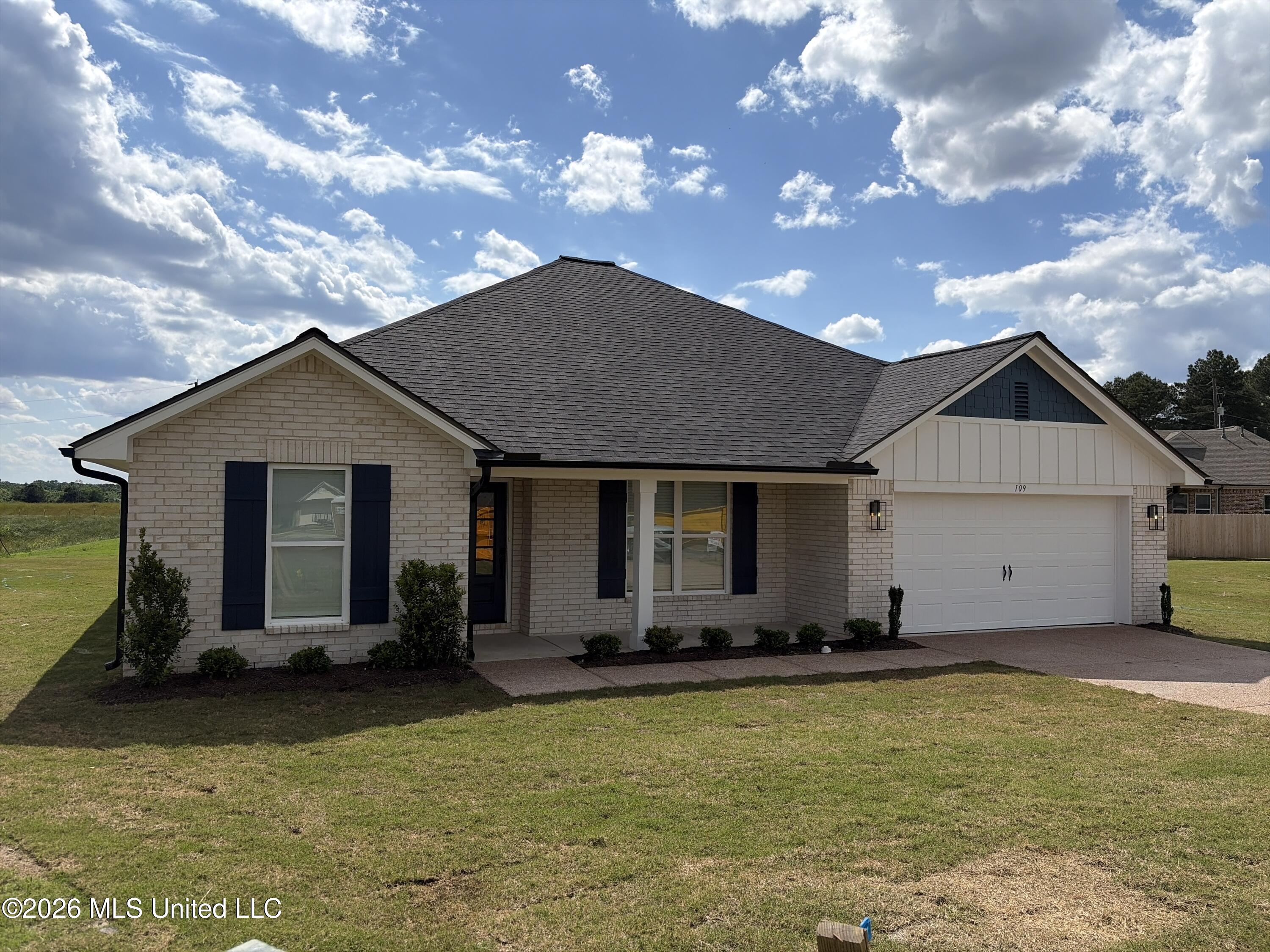 109 Red Bird Cove Property Photo 2