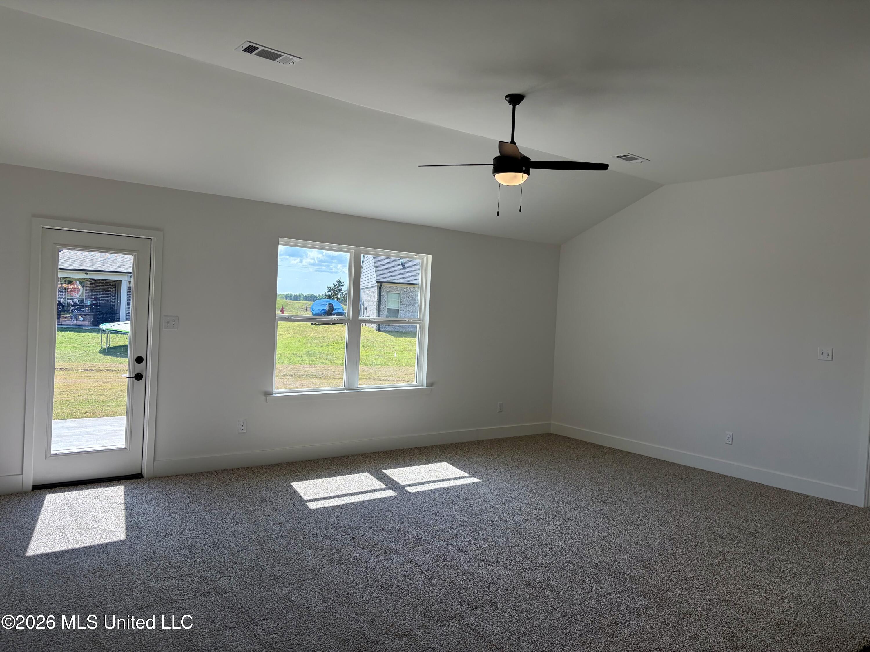 109 Red Bird Cove Property Photo 3