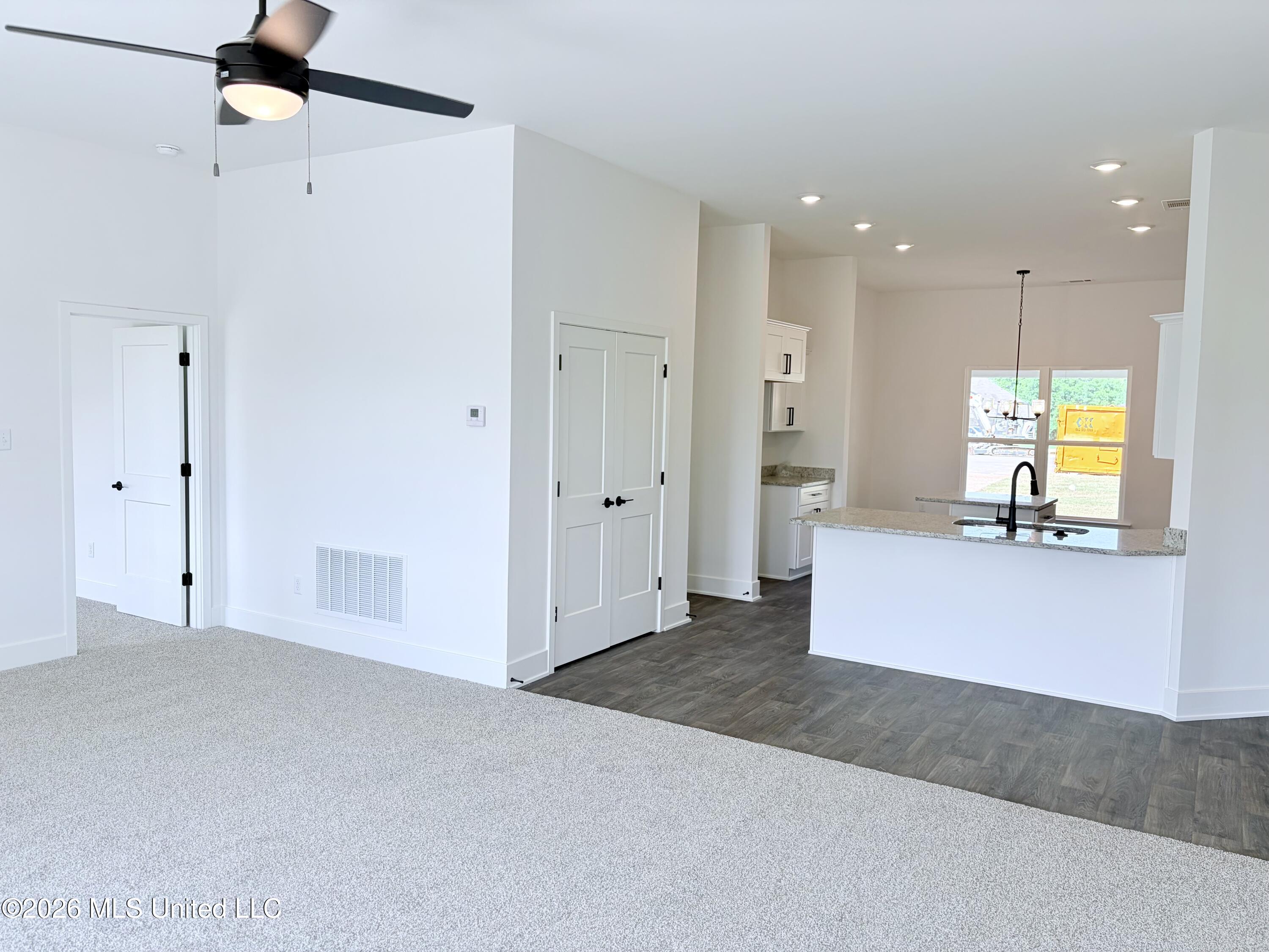 109 Red Bird Cove Property Photo 5