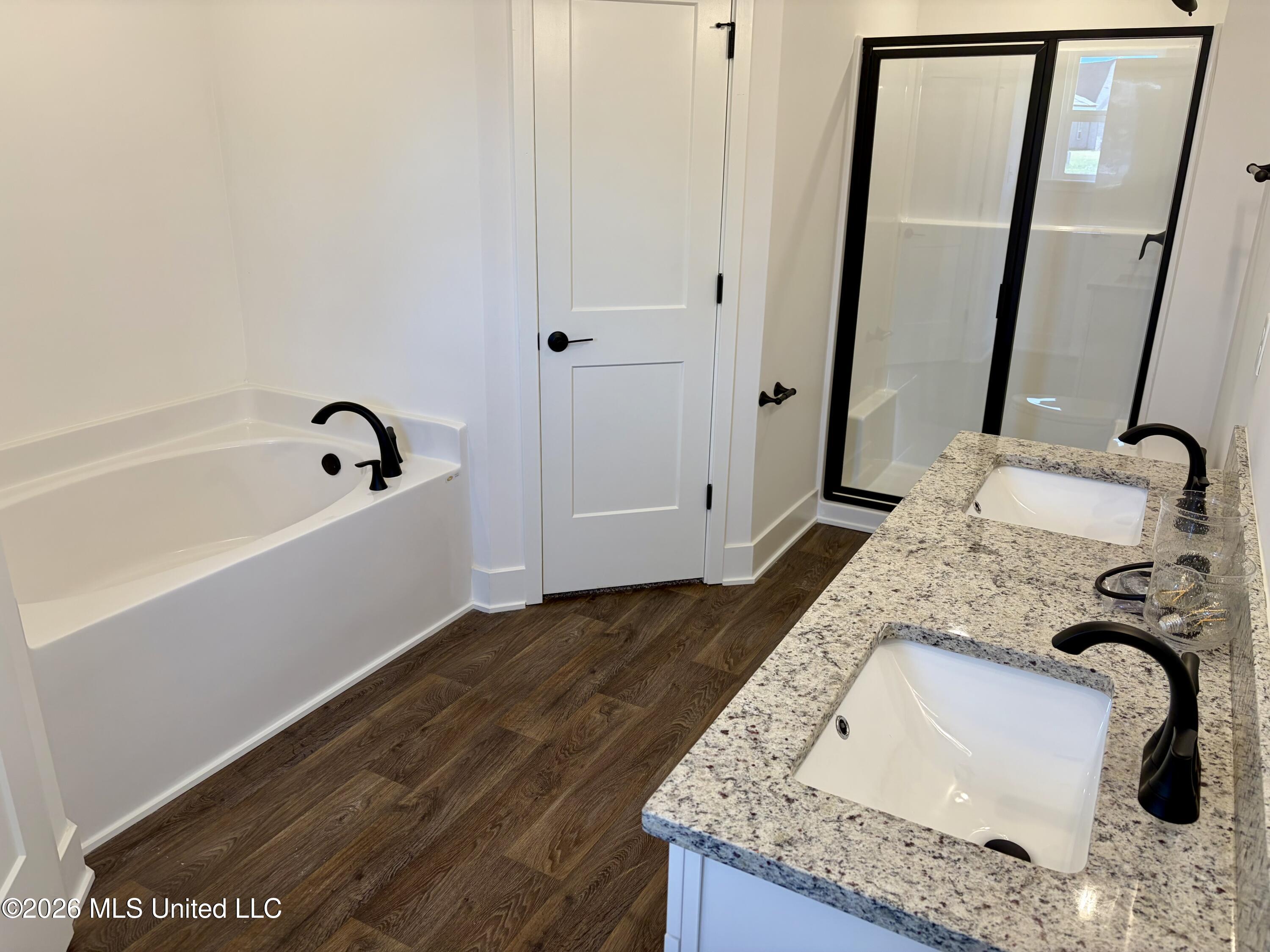 109 Red Bird Cove Property Photo 7