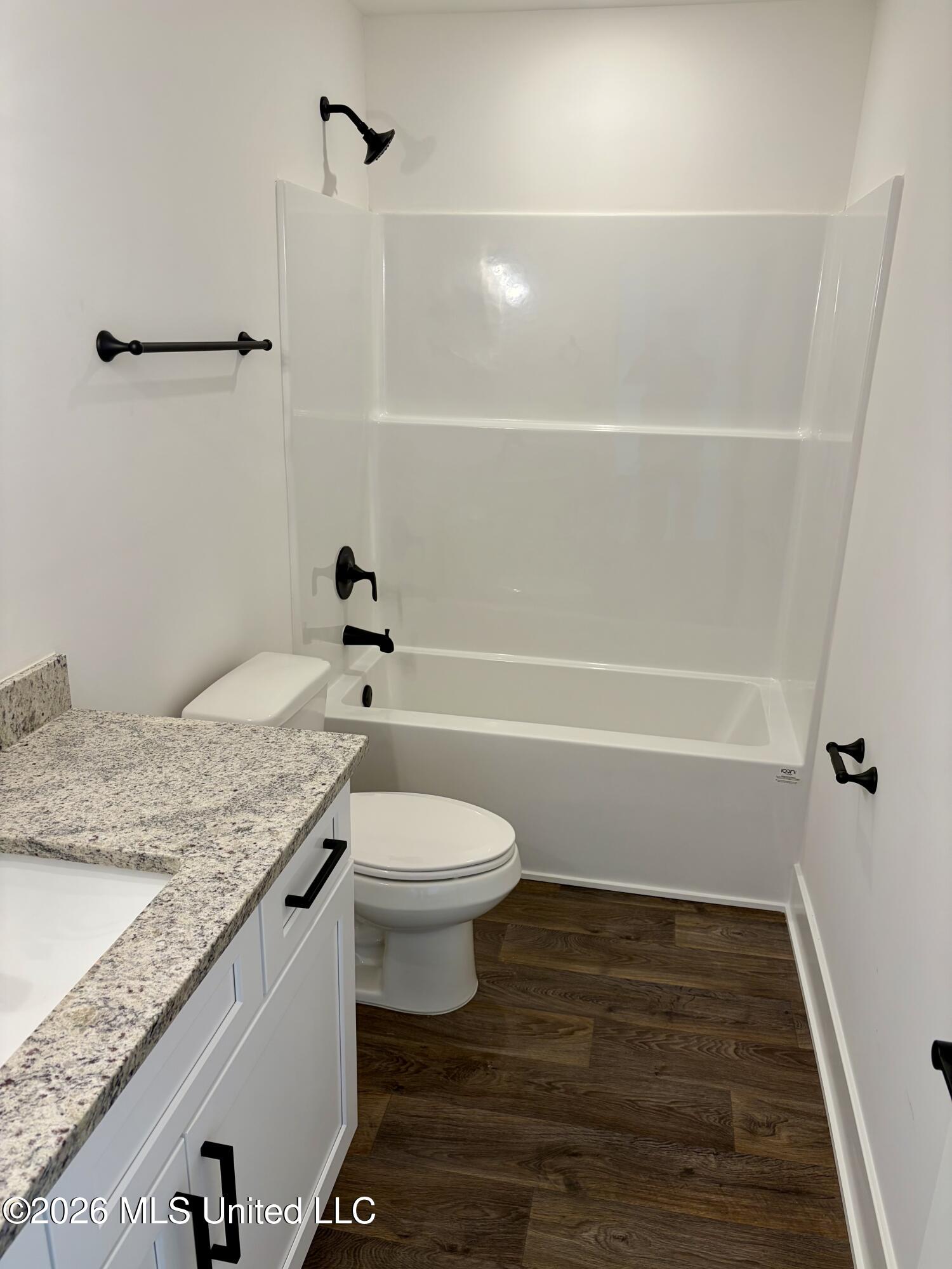 109 Red Bird Cove Property Photo 8