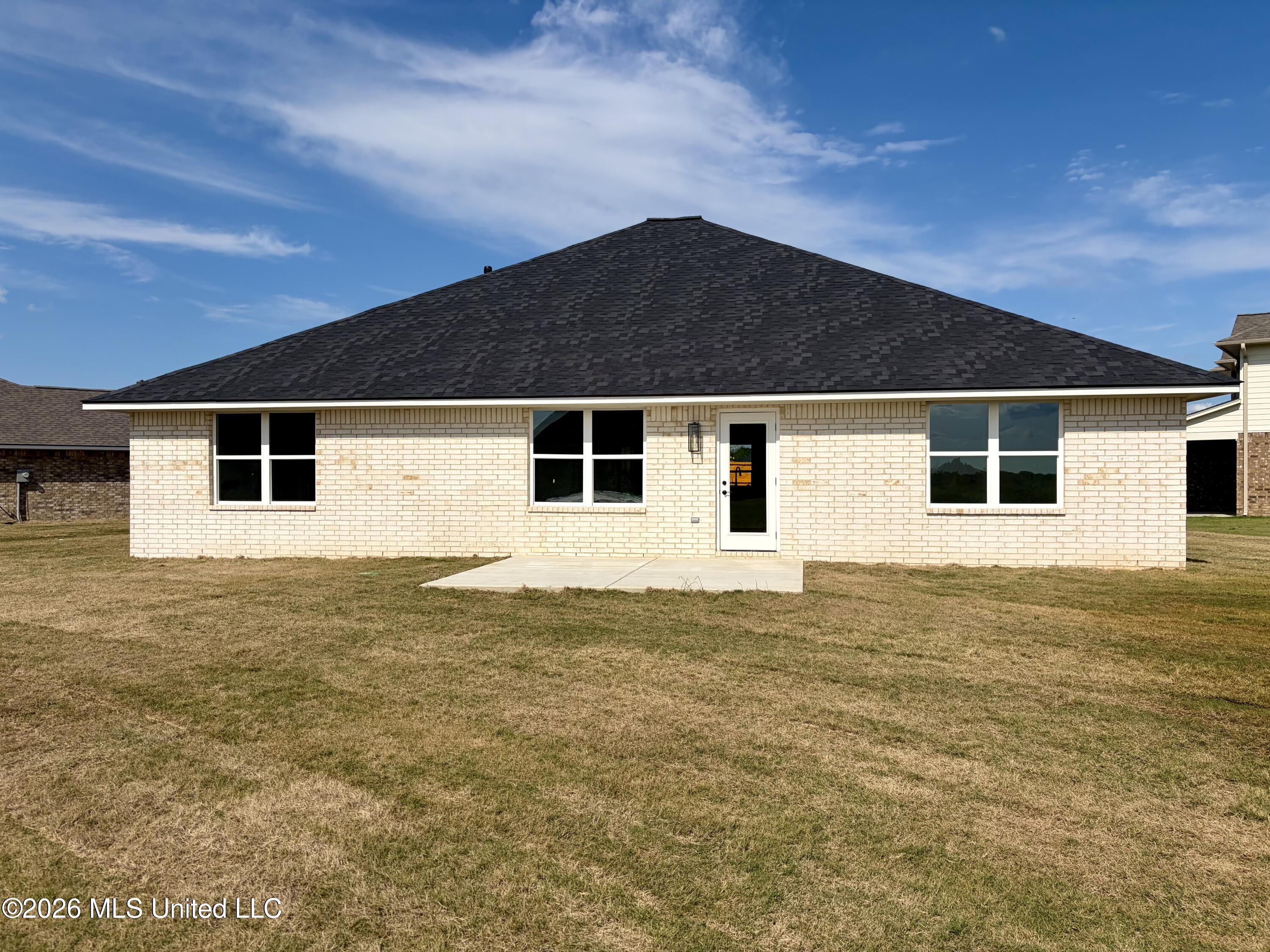 109 Red Bird Cove Property Photo 9