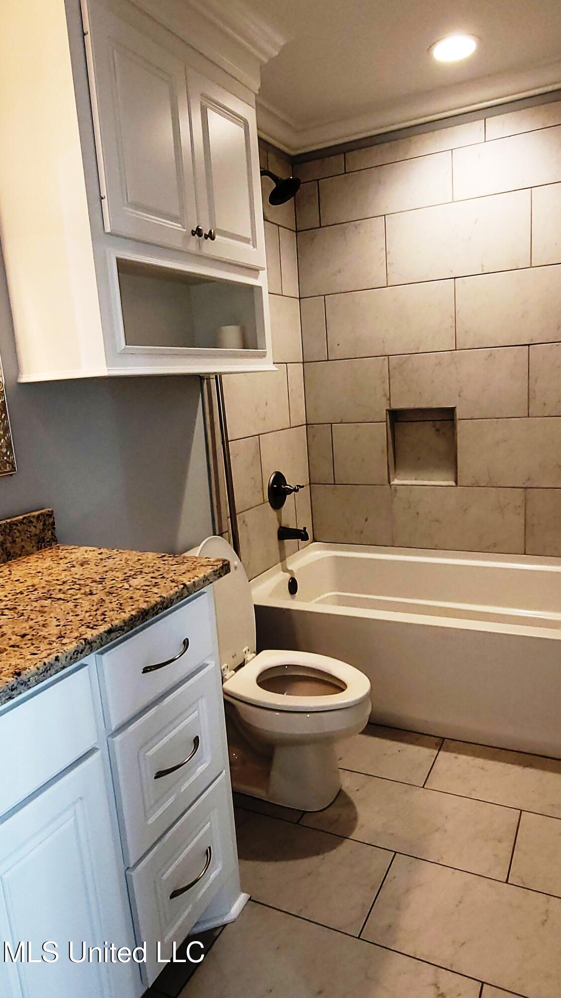 125 Emerald Drive Property Photo 28