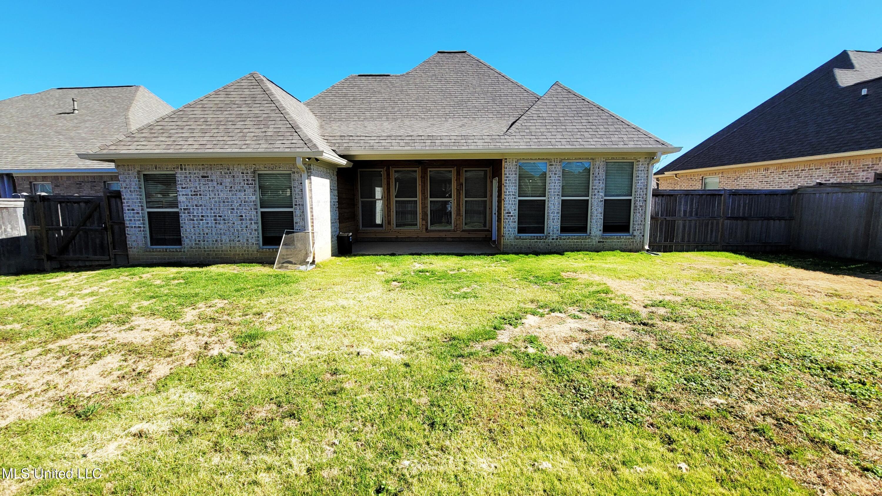 125 Emerald Drive Property Photo 30