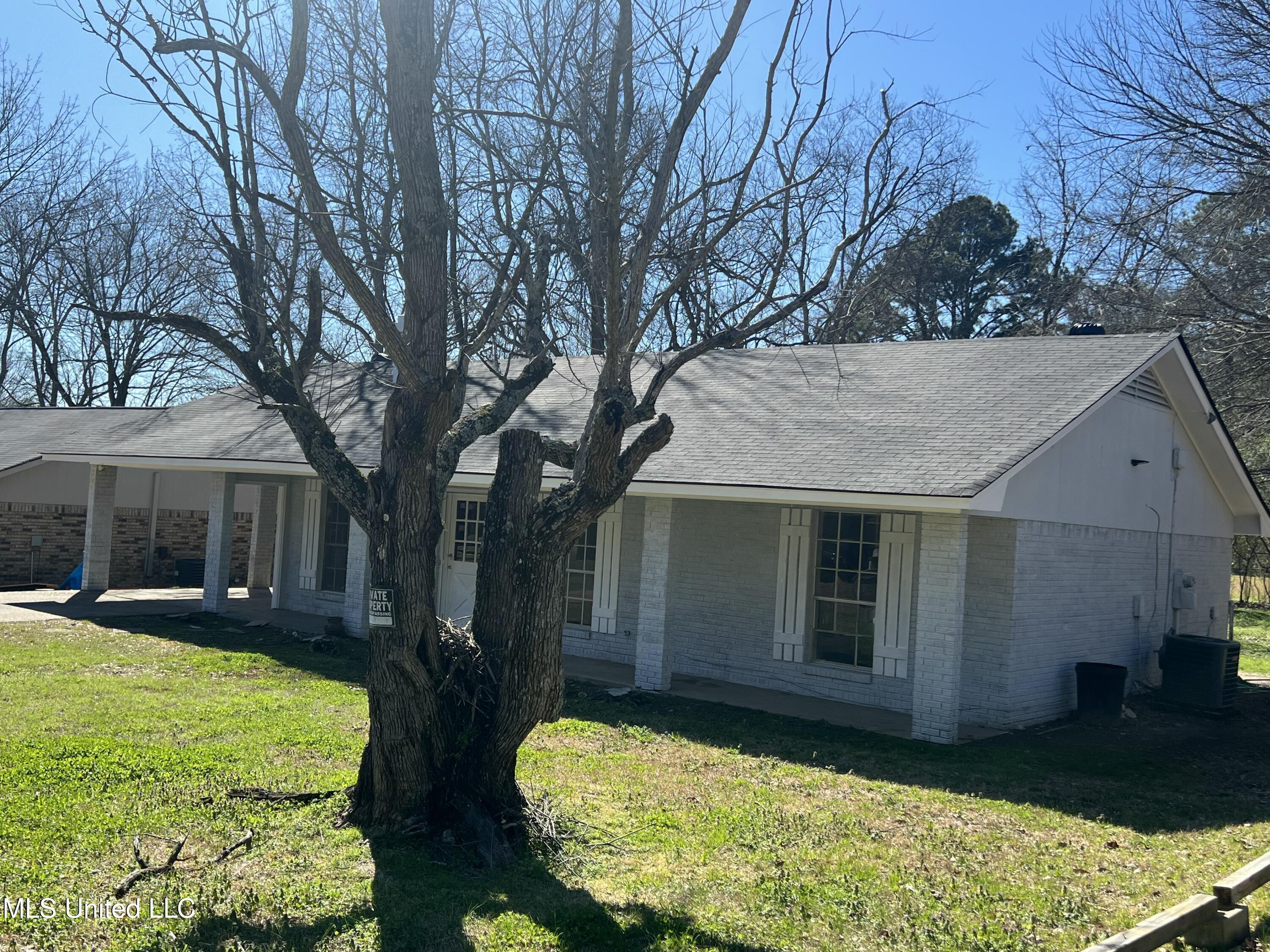 2479 Twisted Oak Drive Property Photo 1