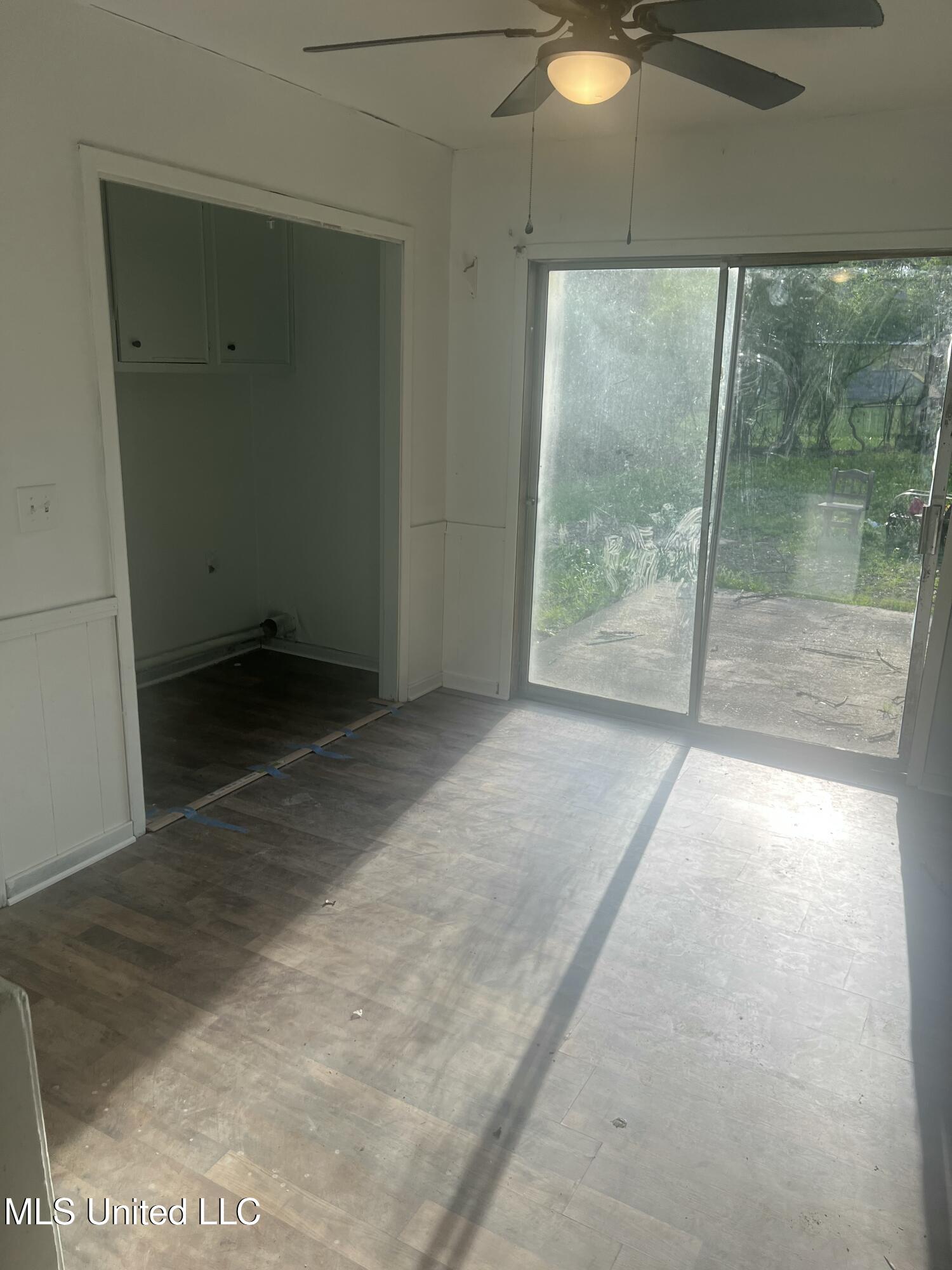 2479 Twisted Oak Drive Property Photo 4