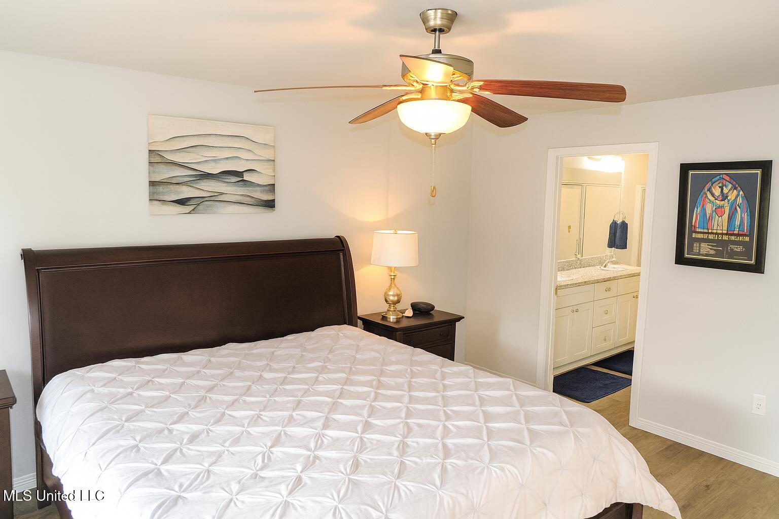 649 Iona Street Property Photo 13