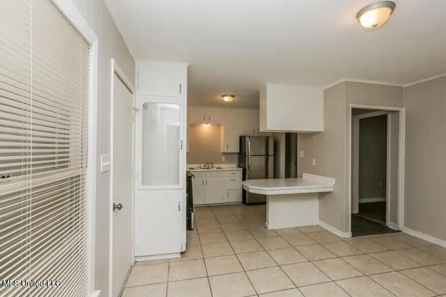 3301 Suncrest Drive Property Photo 2