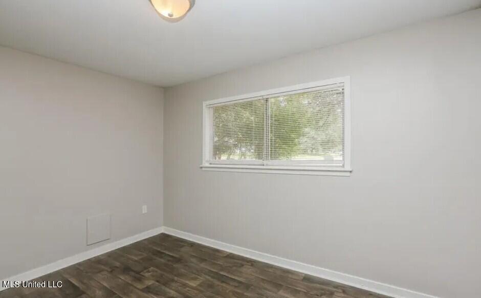 3301 Suncrest Drive Property Photo 4