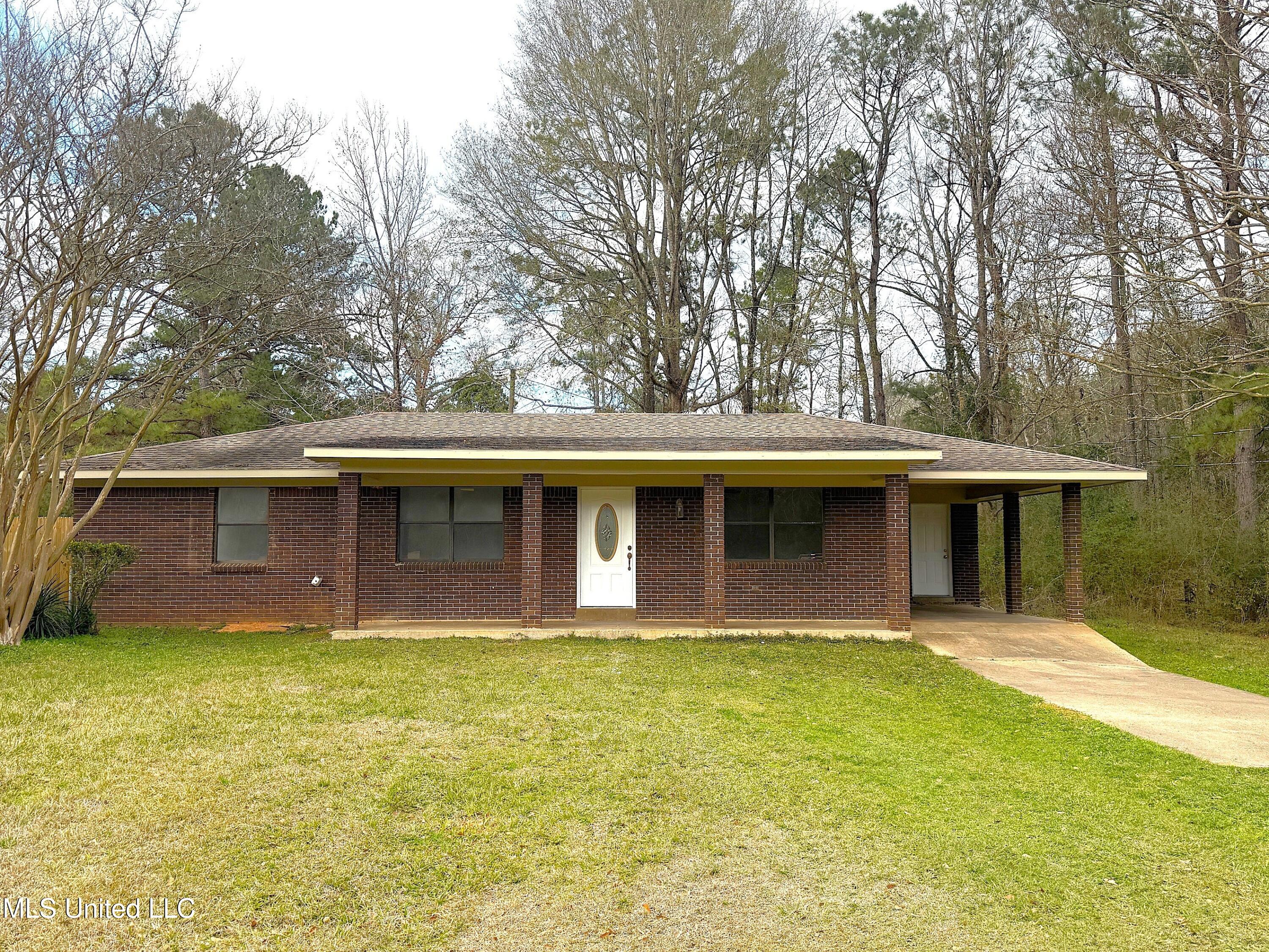 2027 Hamp Lea Road Property Photo 1