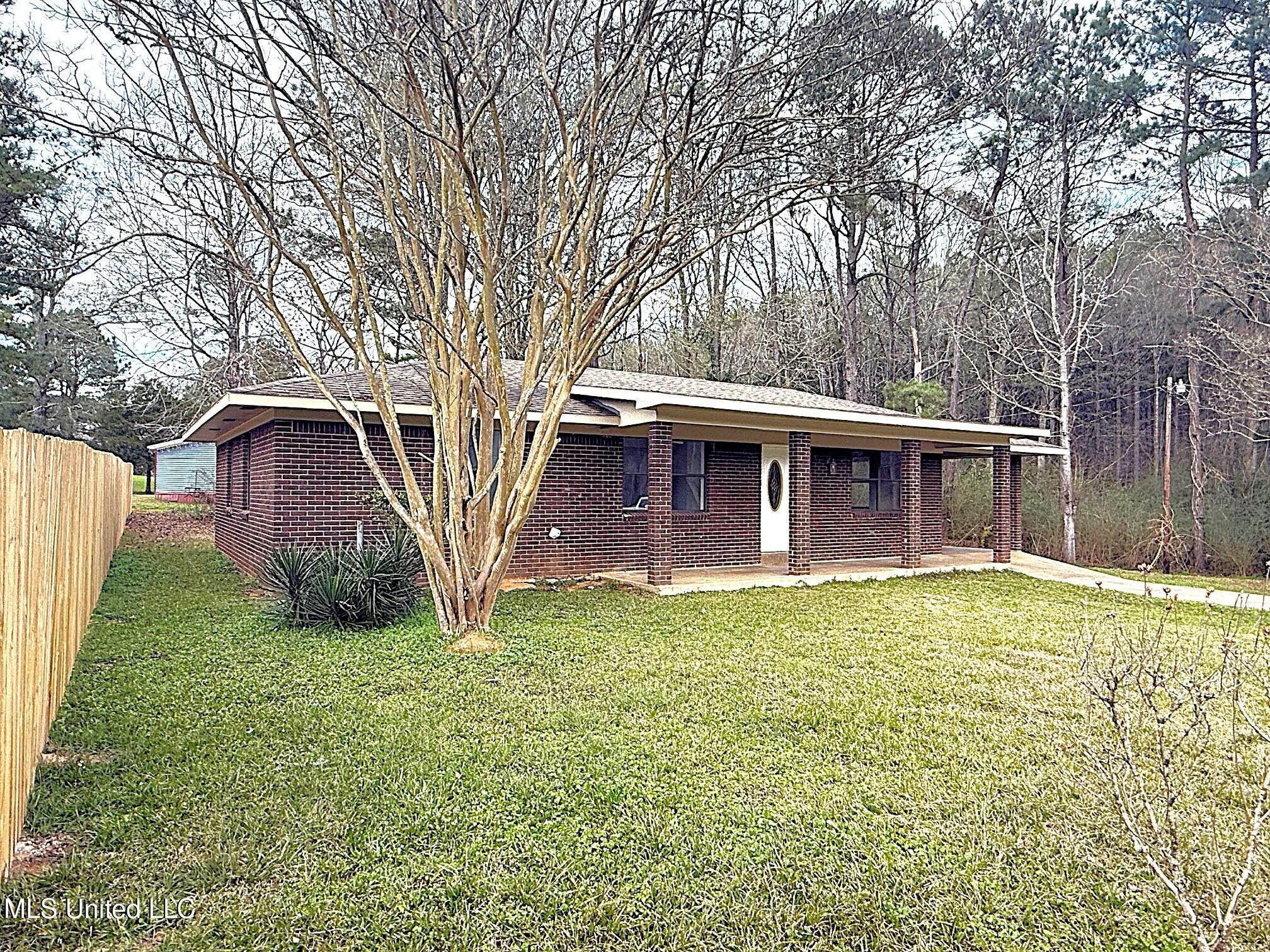 2027 Hamp Lea Road Property Photo 3