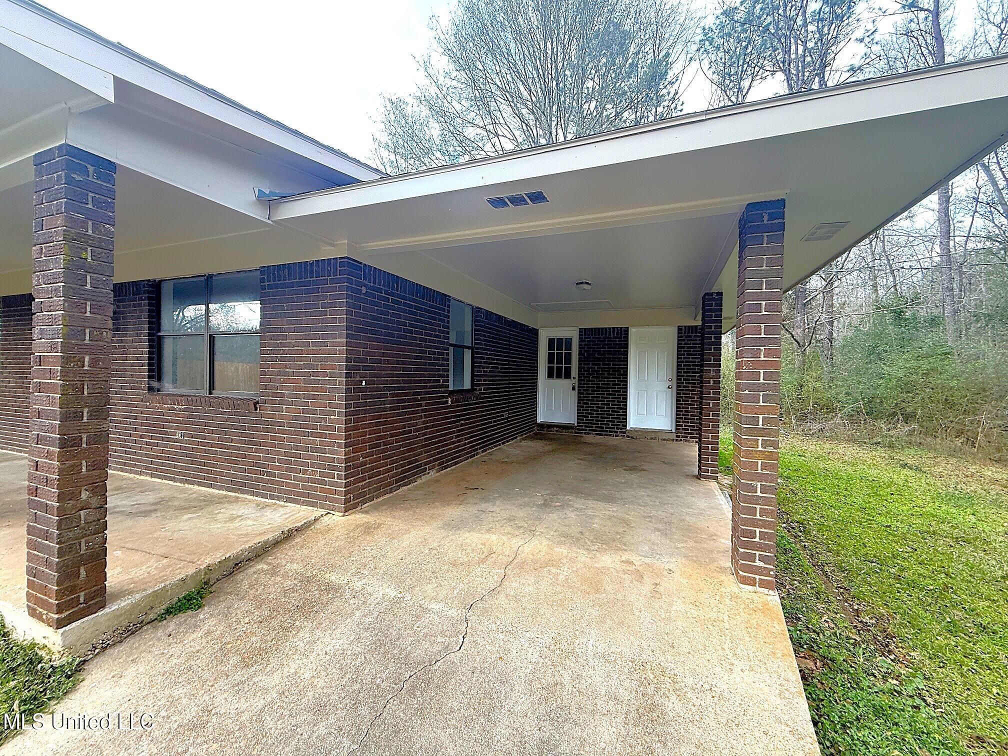 2027 Hamp Lea Road Property Photo 5