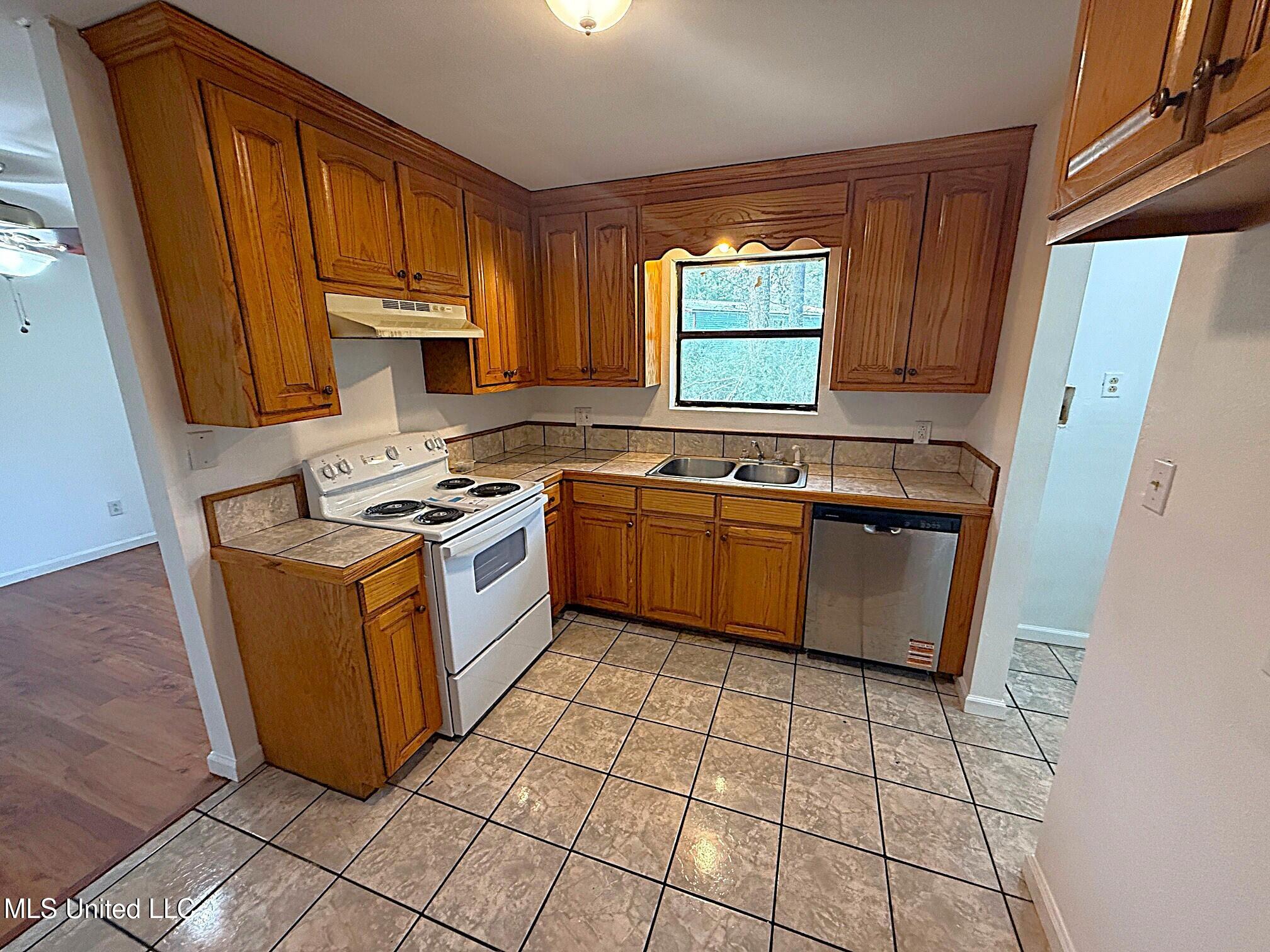 2027 Hamp Lea Road Property Photo 10